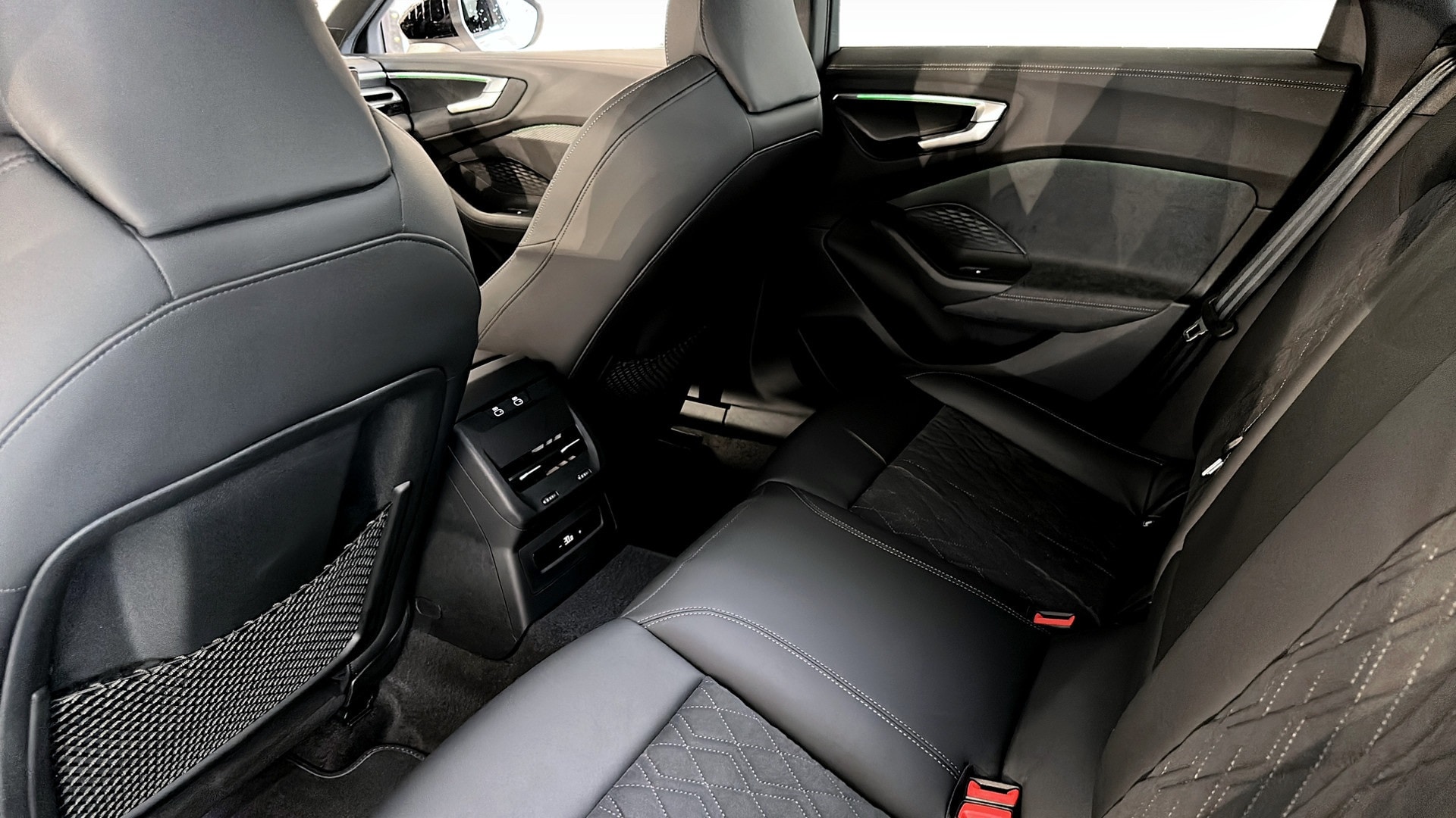 Image about Audi A5 Avant e-hybrid A5 Avant e-hybrid quattro S line Edition 270 kWS tronic