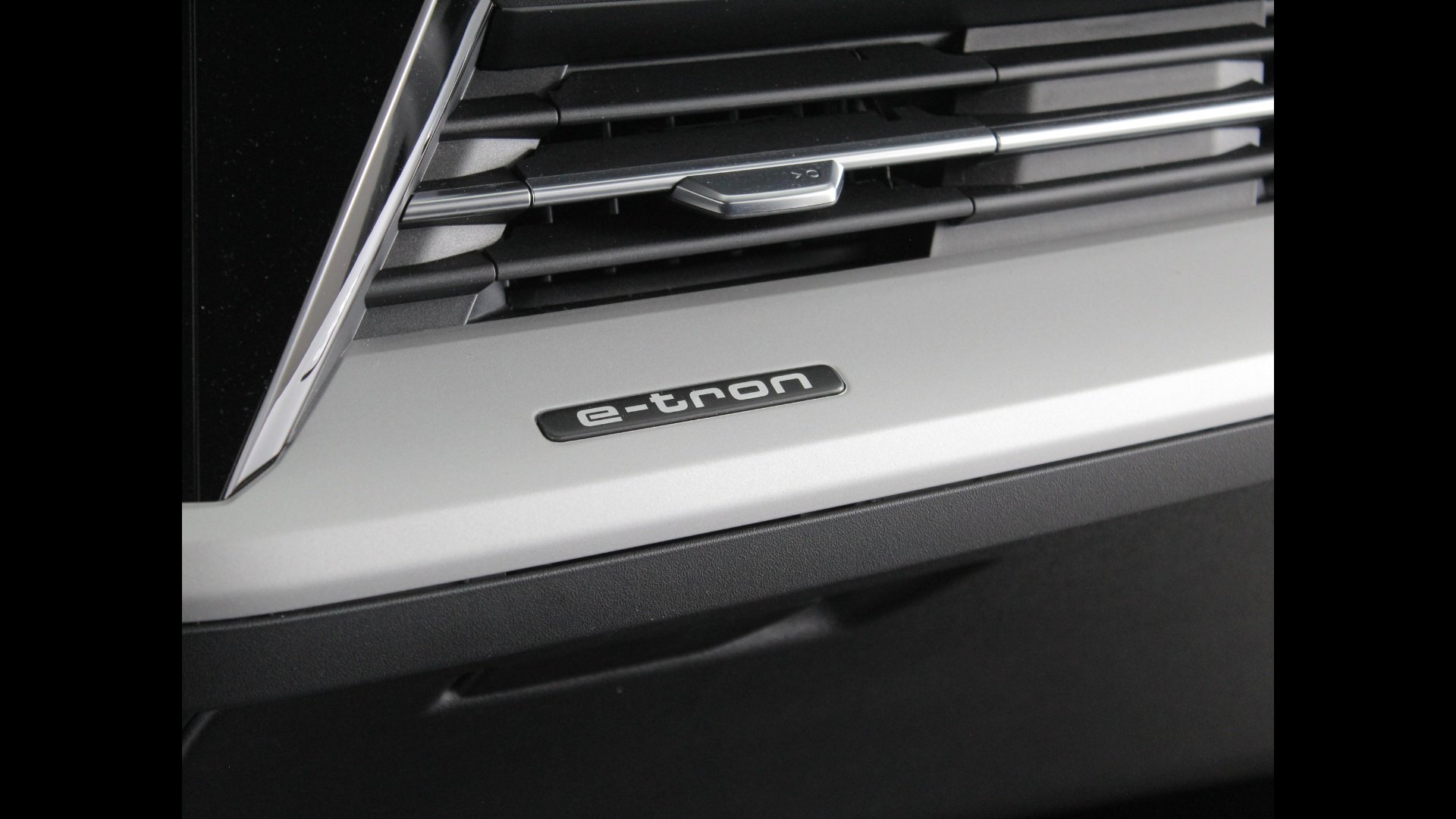 Image about Audi Q4 e-tron Business Advanced 40 e-tron 150,00 kW