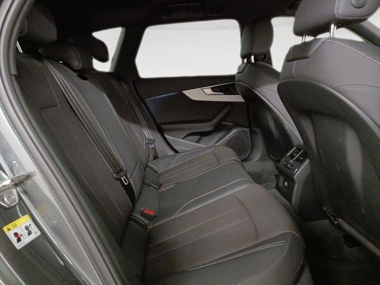 Image about Audi A4 Avant S line edition 40 TDI quattro 150 kW (204 CV) S tronic