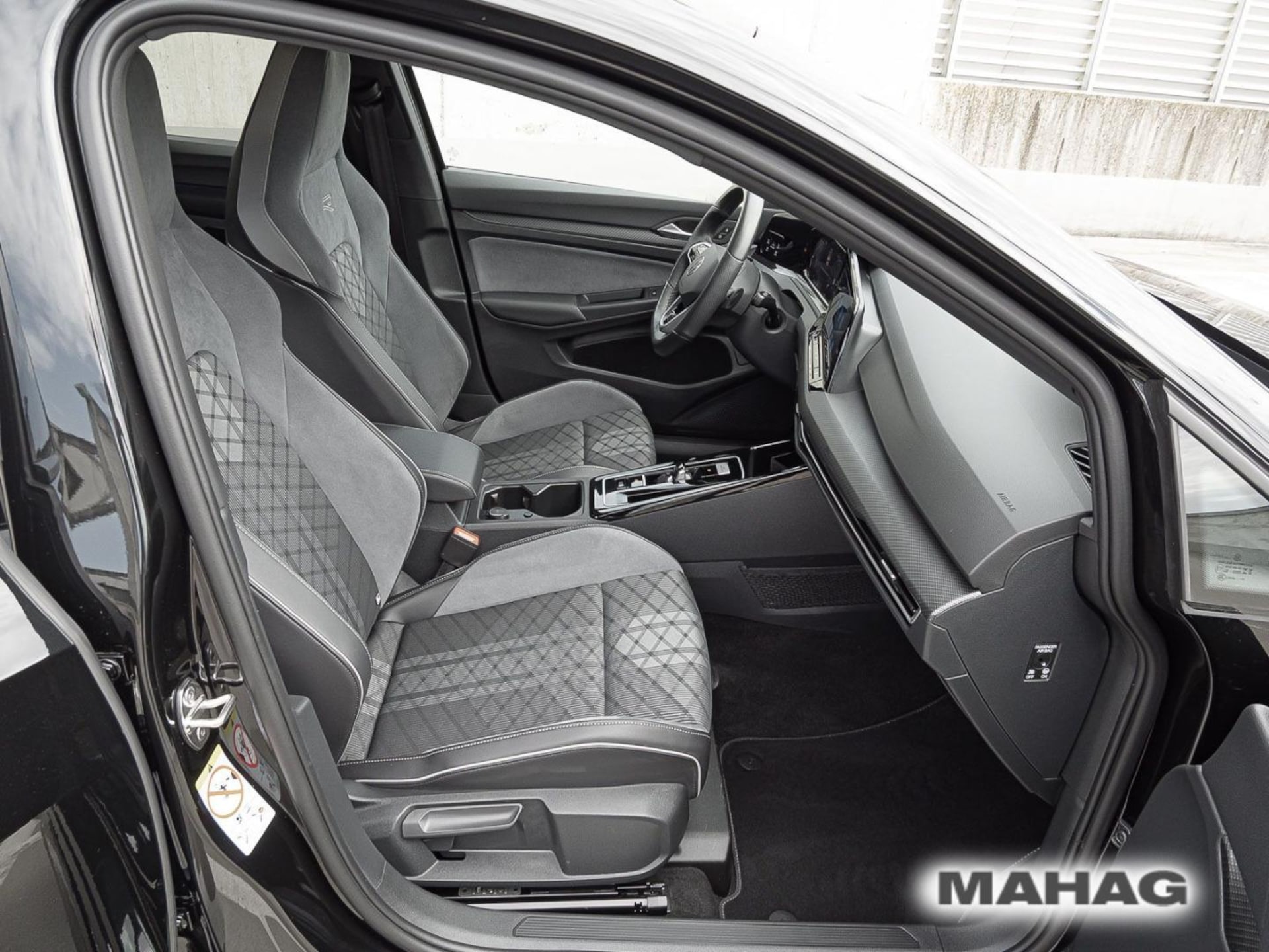 Volkswagen Golf R-Line