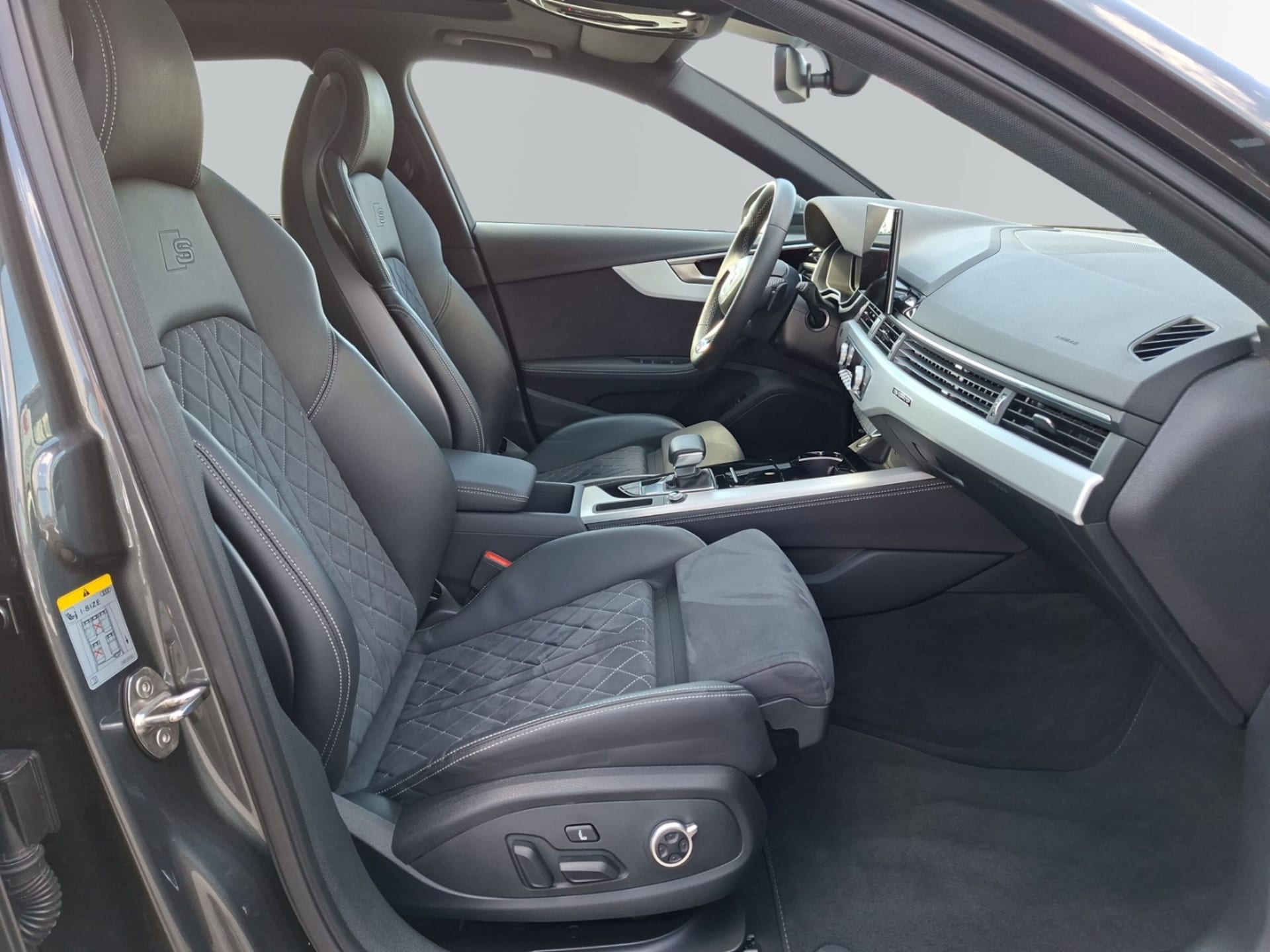 Audi A4 Avant S line