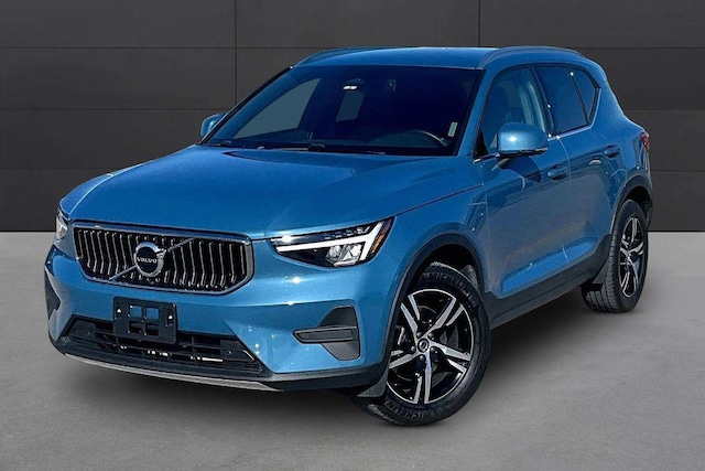 2025 Volvo XC40