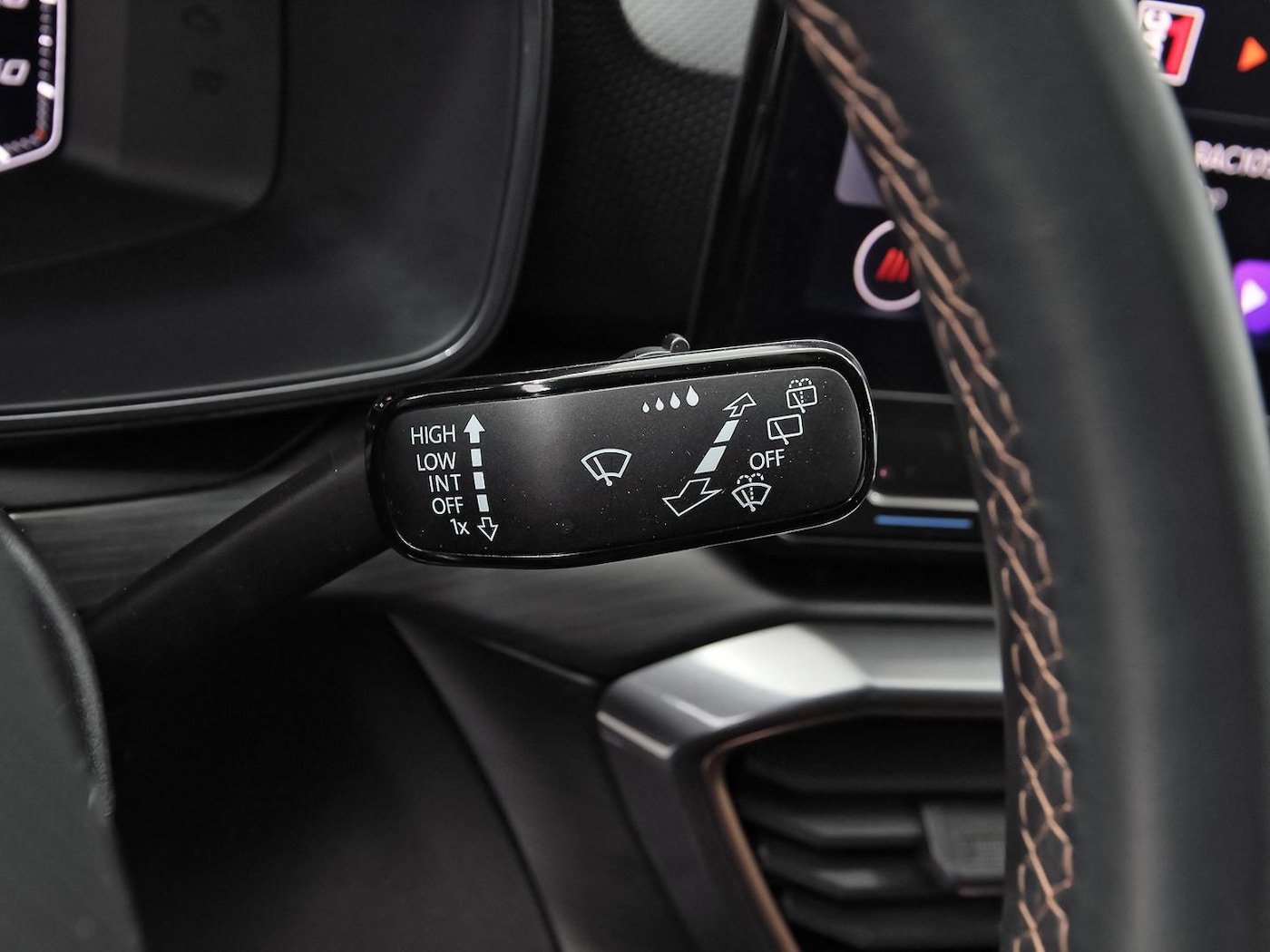 CUPRA Leon León 1.5 eTSI DSG 110 kW (150 CV) — photo 15