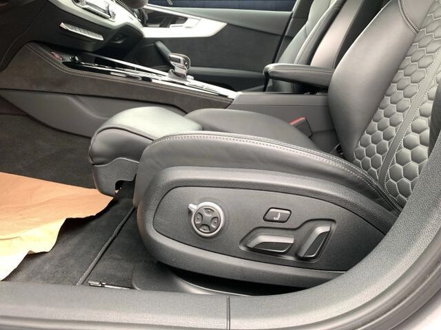 Image about Audi RS 4 Avant TFSI quattro tiptronic
