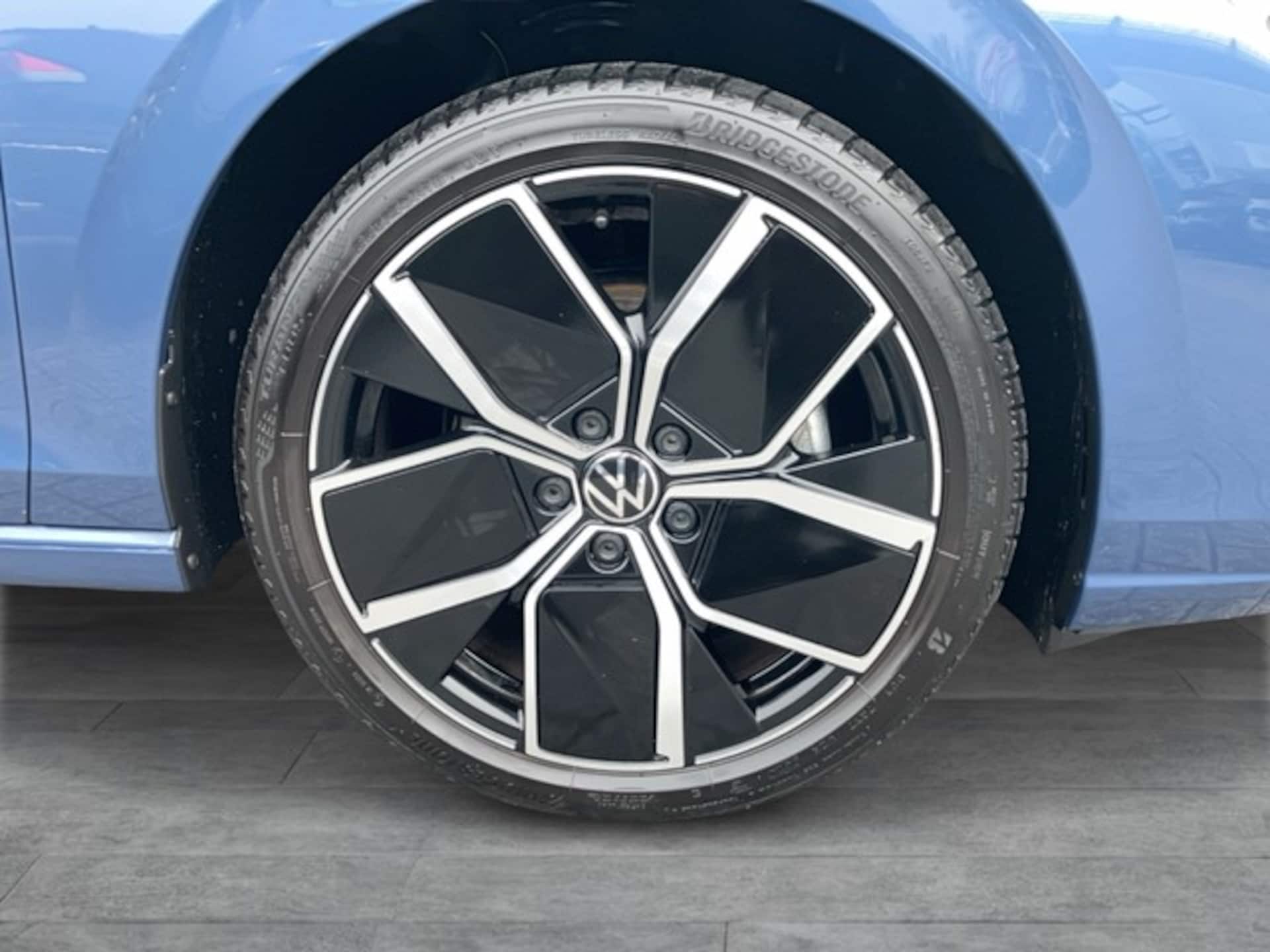 Volkswagen Golf Style