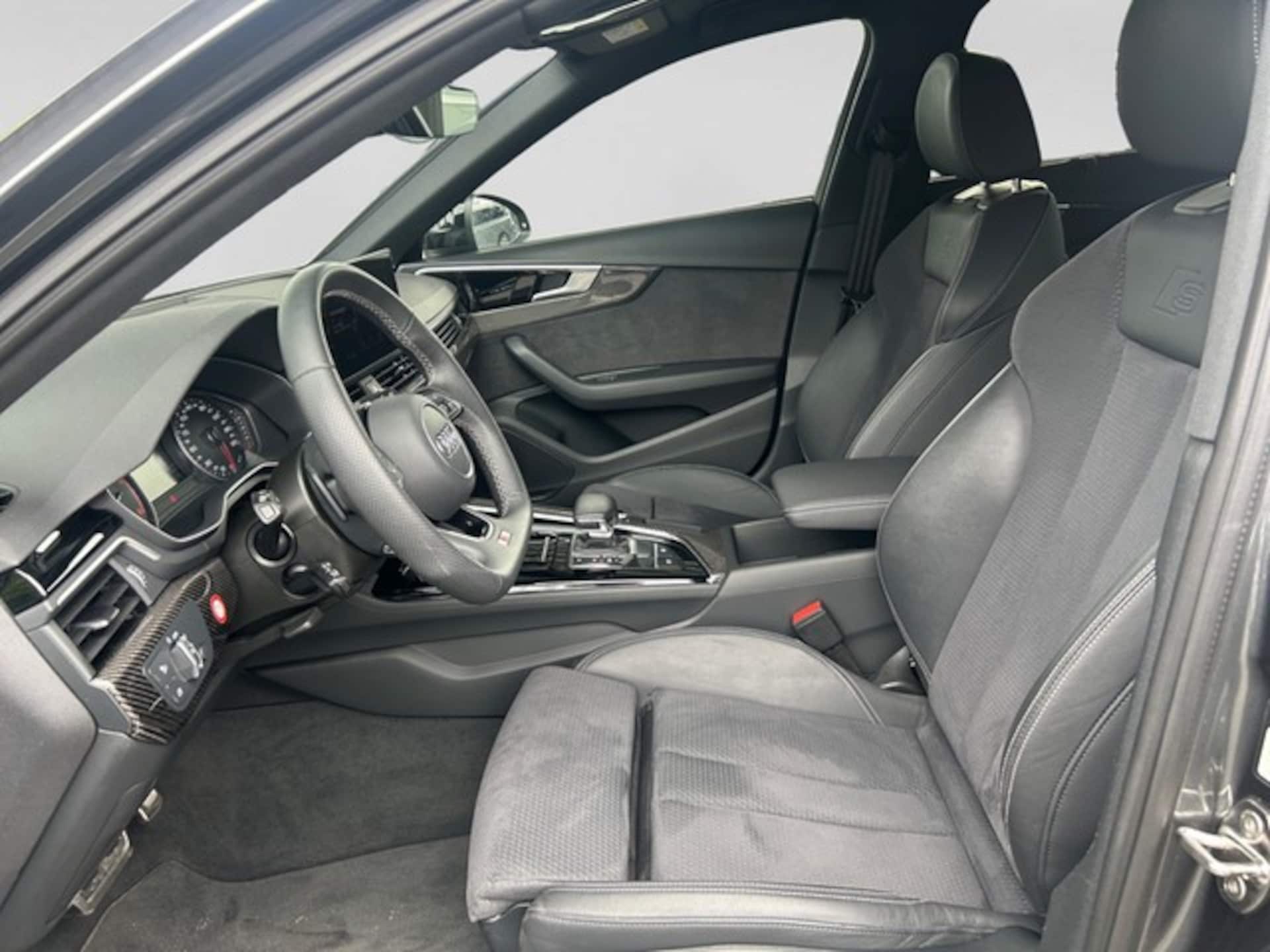 Audi A4 Avant S line