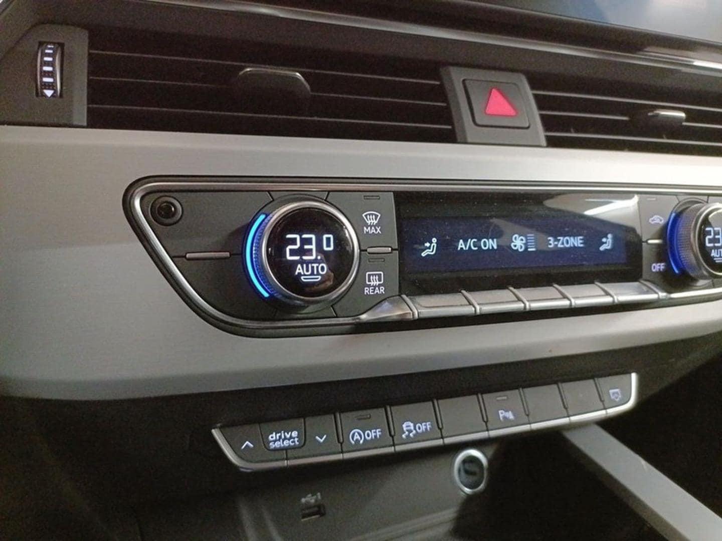 Image about Audi A4 Avant S line edition 40 TDI quattro 150 kW (204 CV) S tronic