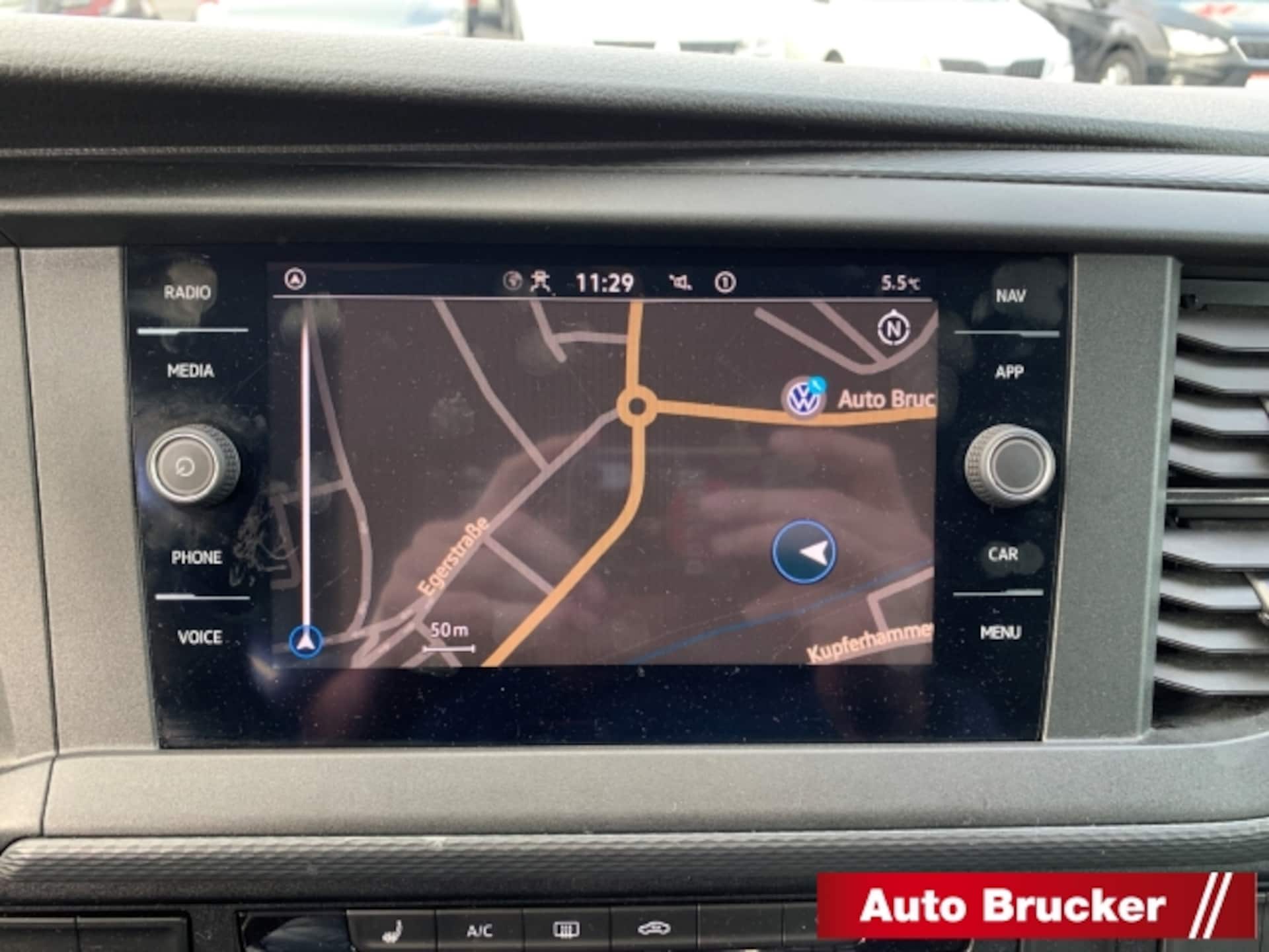Volkswagen T6.1 Transporter Kombi langer Radstand