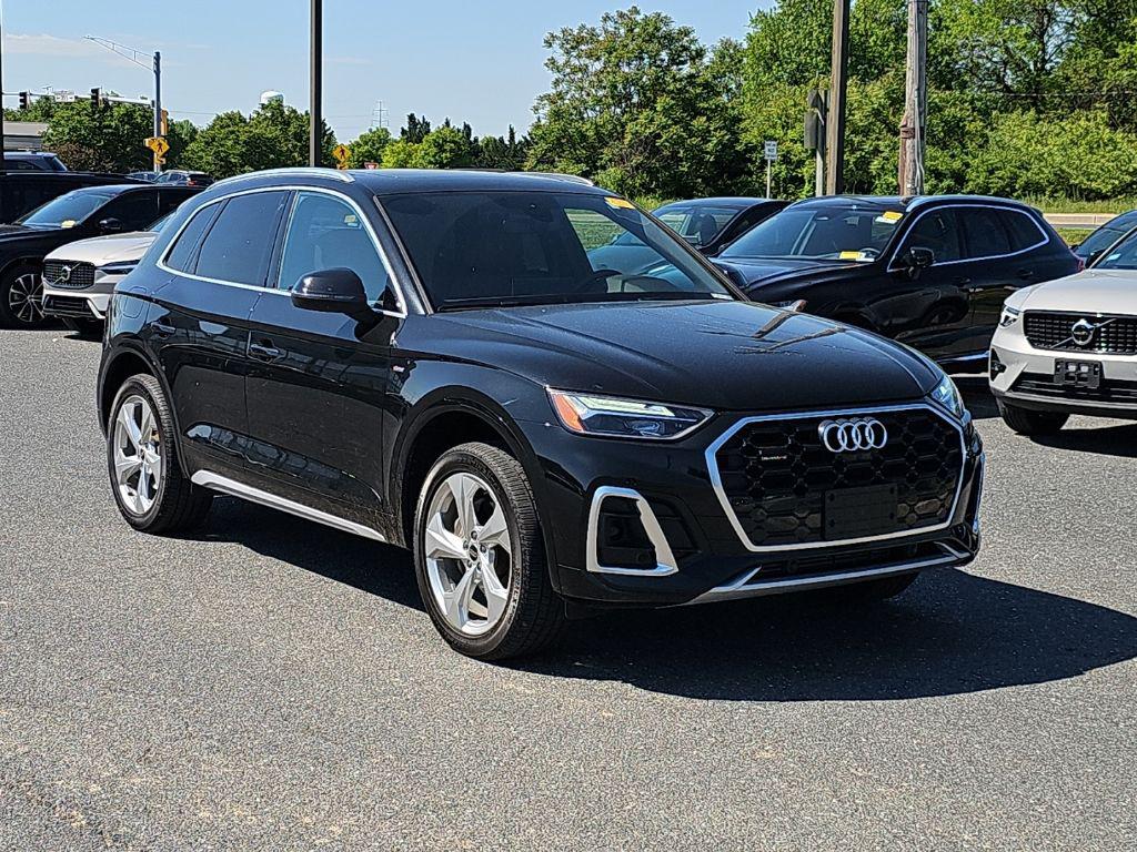 2023 Audi Q5 45 Premium Plus's photo