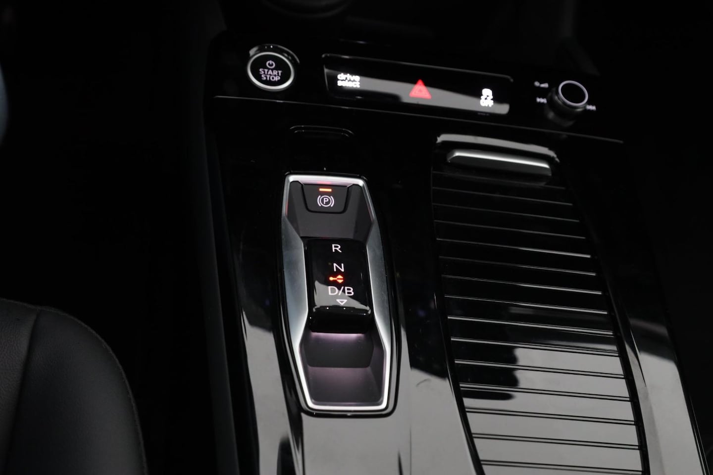Bild über Audi Q6 SUV e-tron e-tron quattro - für weitere Informationen kontaktieren Sie den Audi Partner