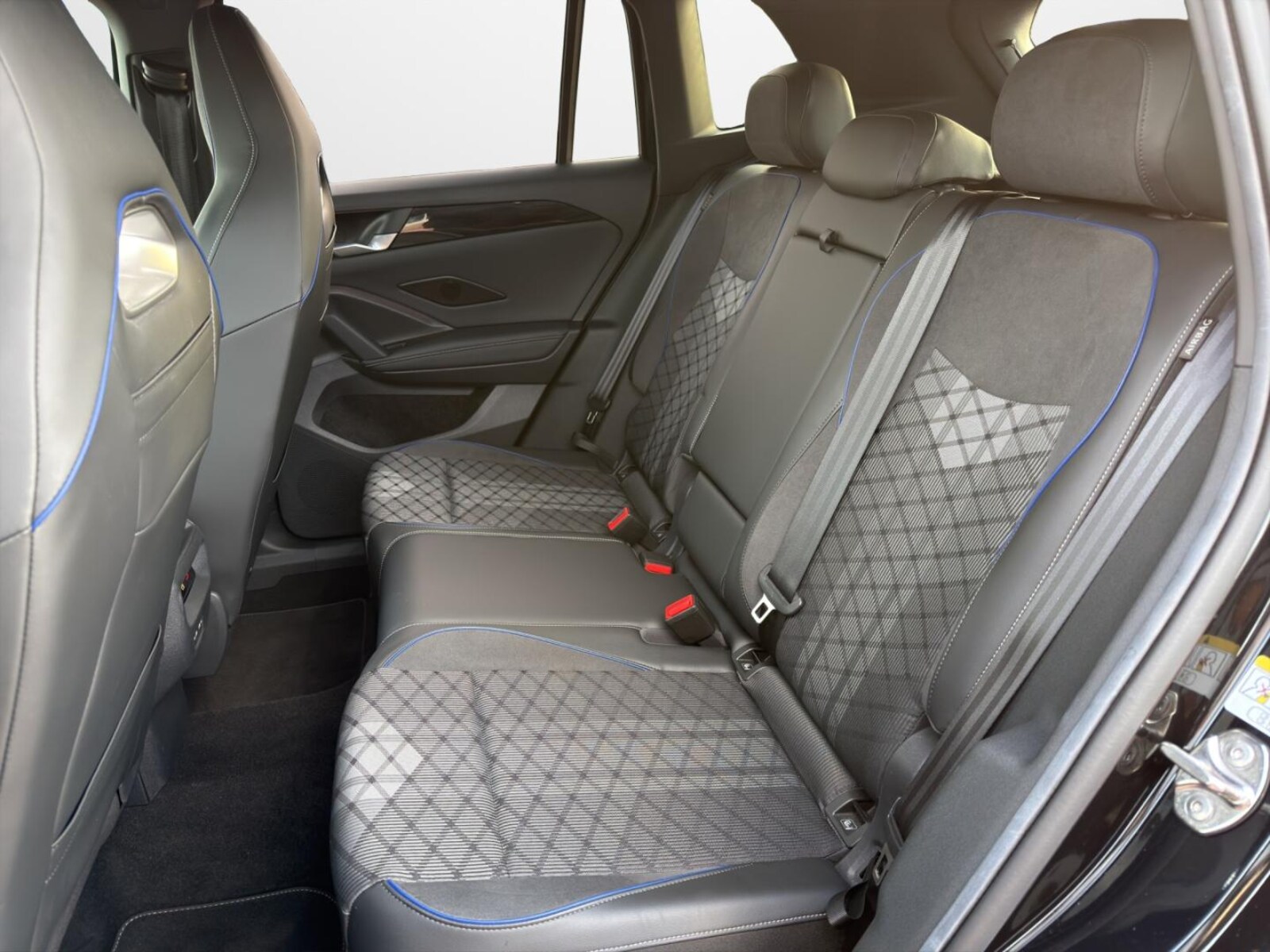 Volkswagen Tiguan – Bild 11
