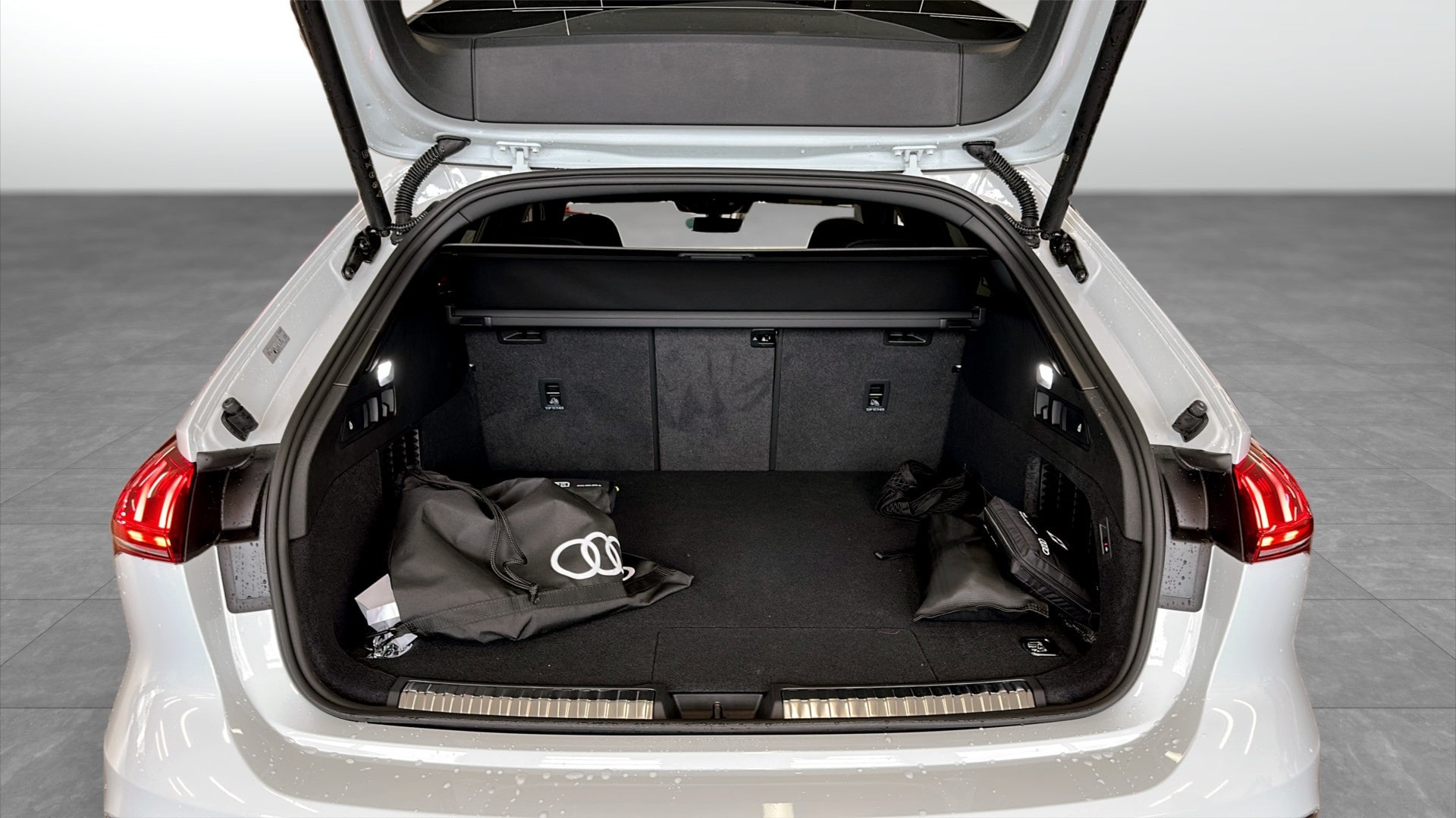 Image about Audi A5 Avant e-hybrid A5 Avant e-hybrid quattro S line Edition 270 kWS tronic