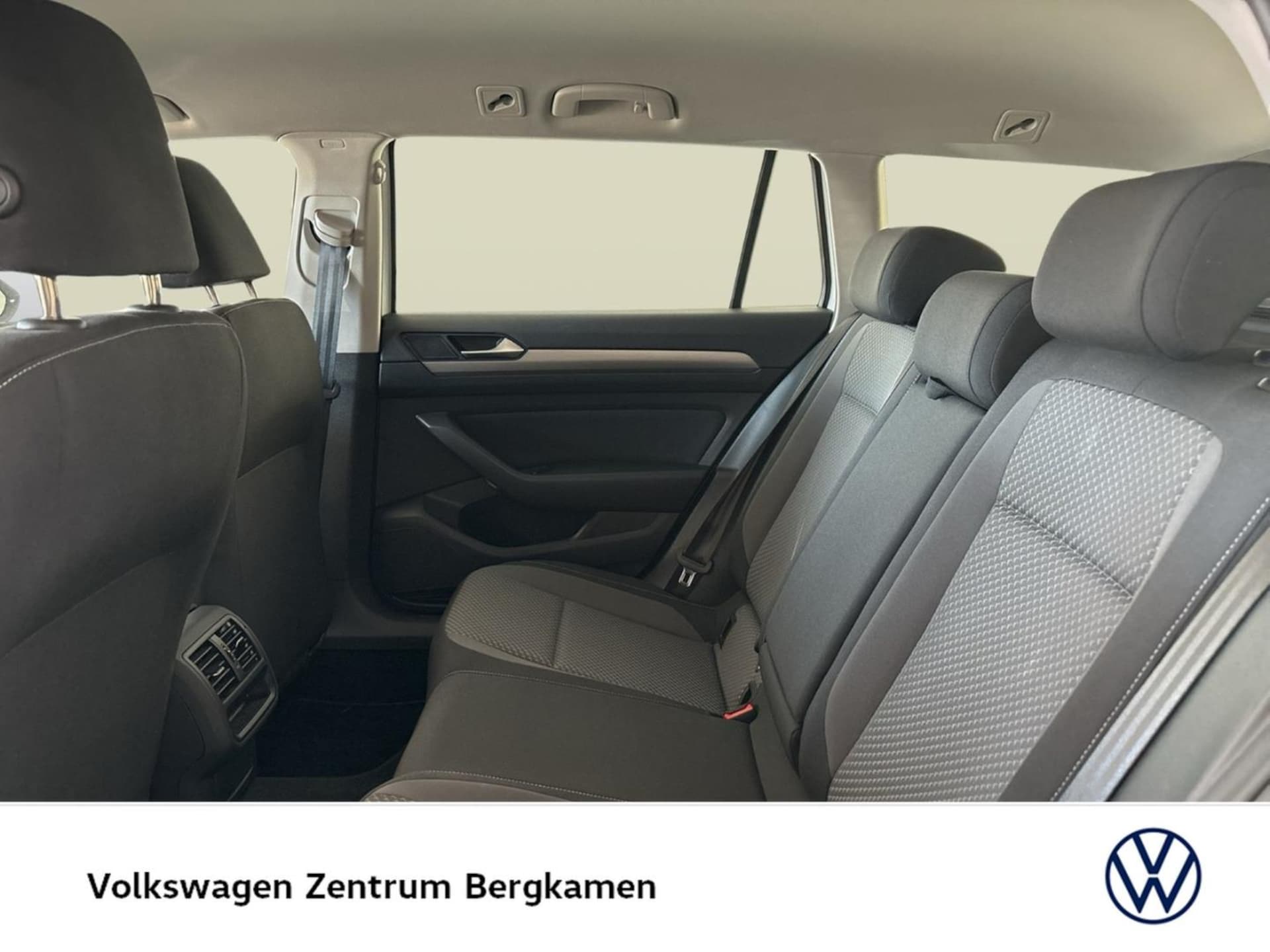 Volkswagen Passat Variant Basis-Modell