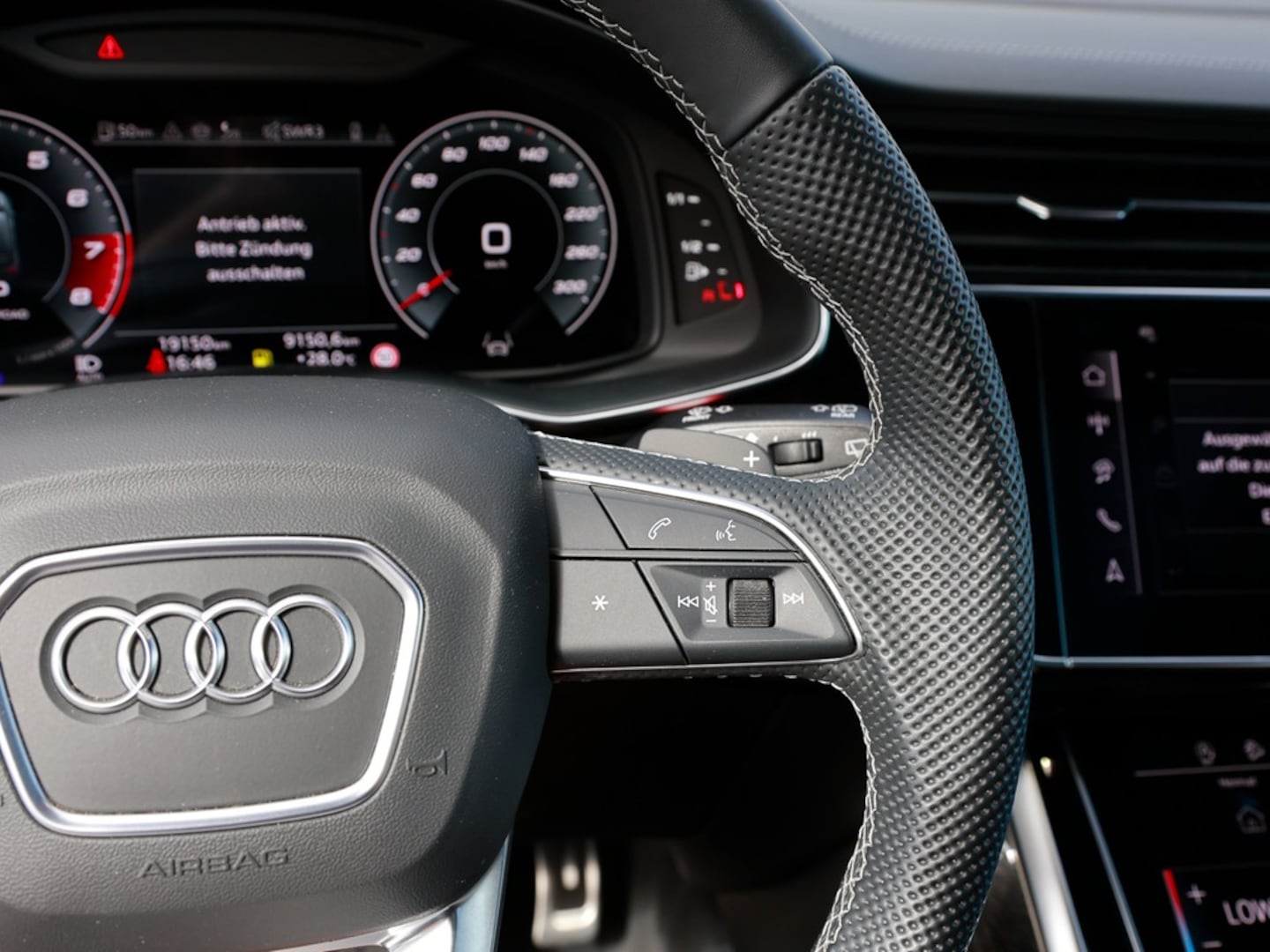 Bild über Audi SQ7 SUV TFSI quattro 373 kW tiptronic - für weitere Informationen kontaktieren Sie den Audi Partner