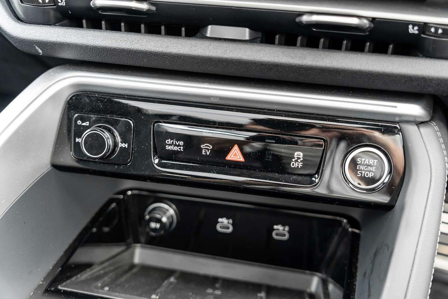 Image about Audi Q5 SUV e-hybrid quattro S tronic