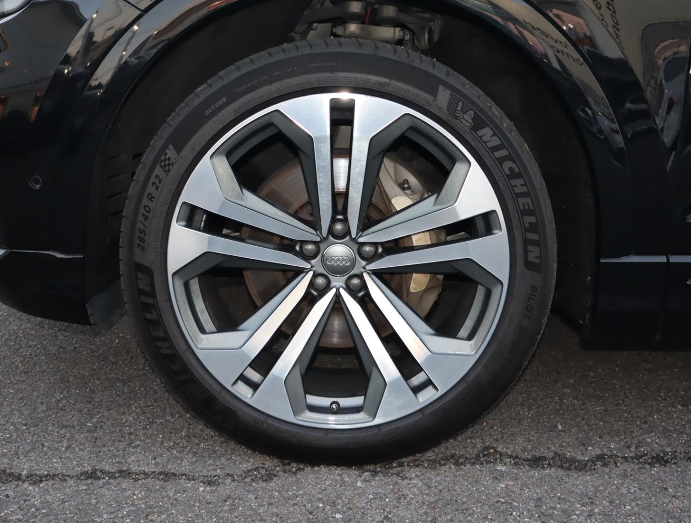 Image about Audi Q8 55 TFSI quattro debut package S line