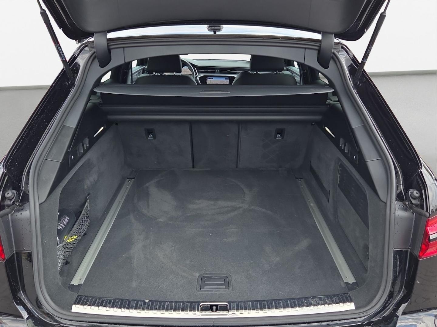 Bild über Audi S6 Avant TDI quattro tiptronic - für weitere Informationen kontaktieren Sie den Audi Partner