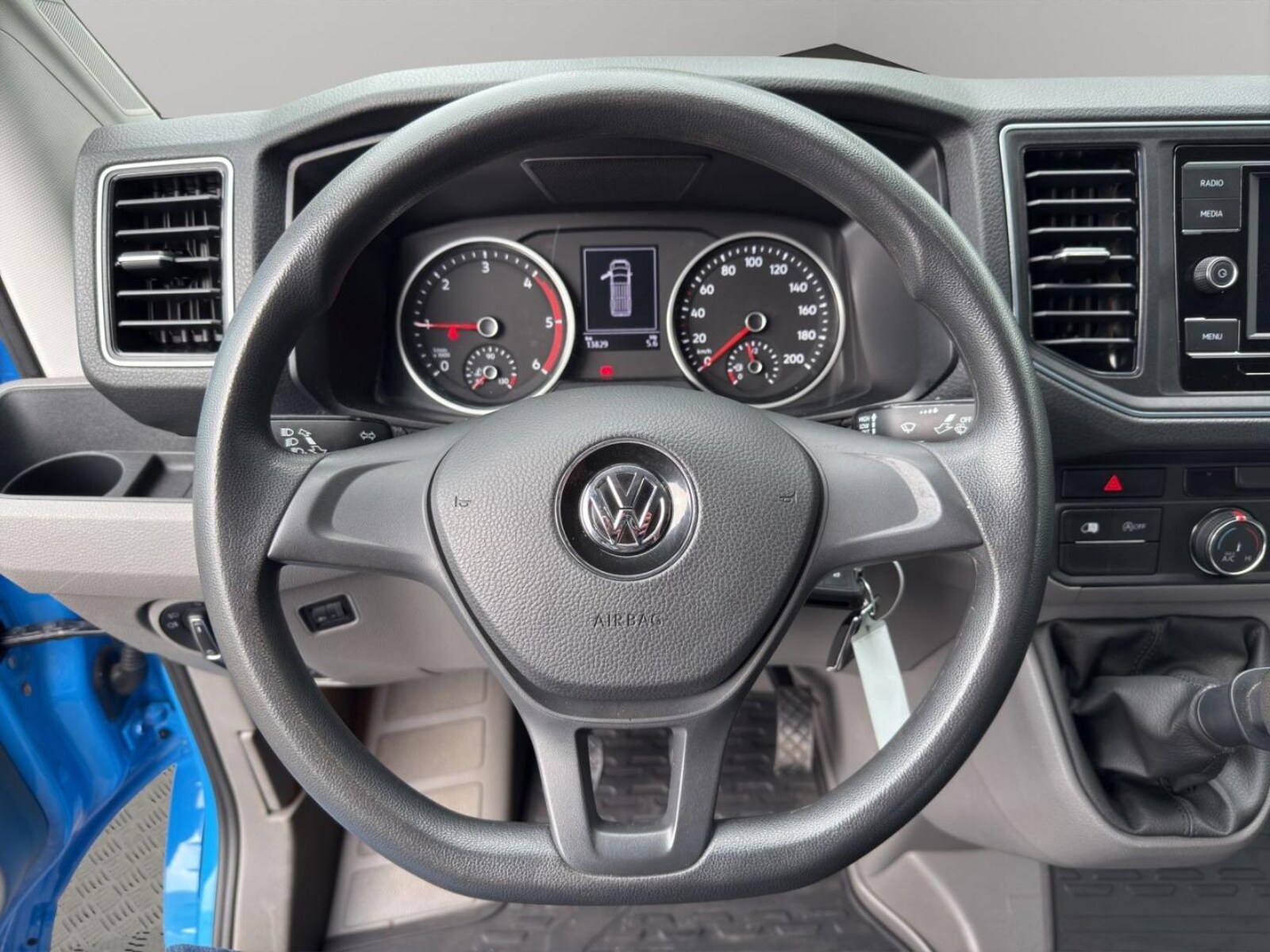 Volkswagen Crafter Kasten mittlerer Radstand – Bild 10