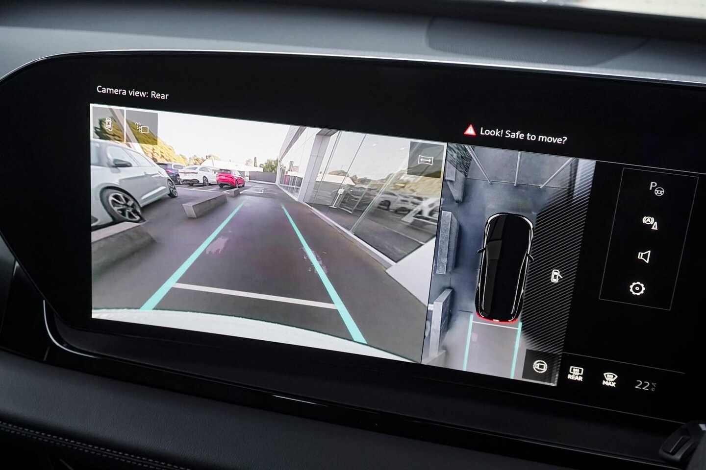 Image about Audi Q6 SUV e-tron e-tron quattro