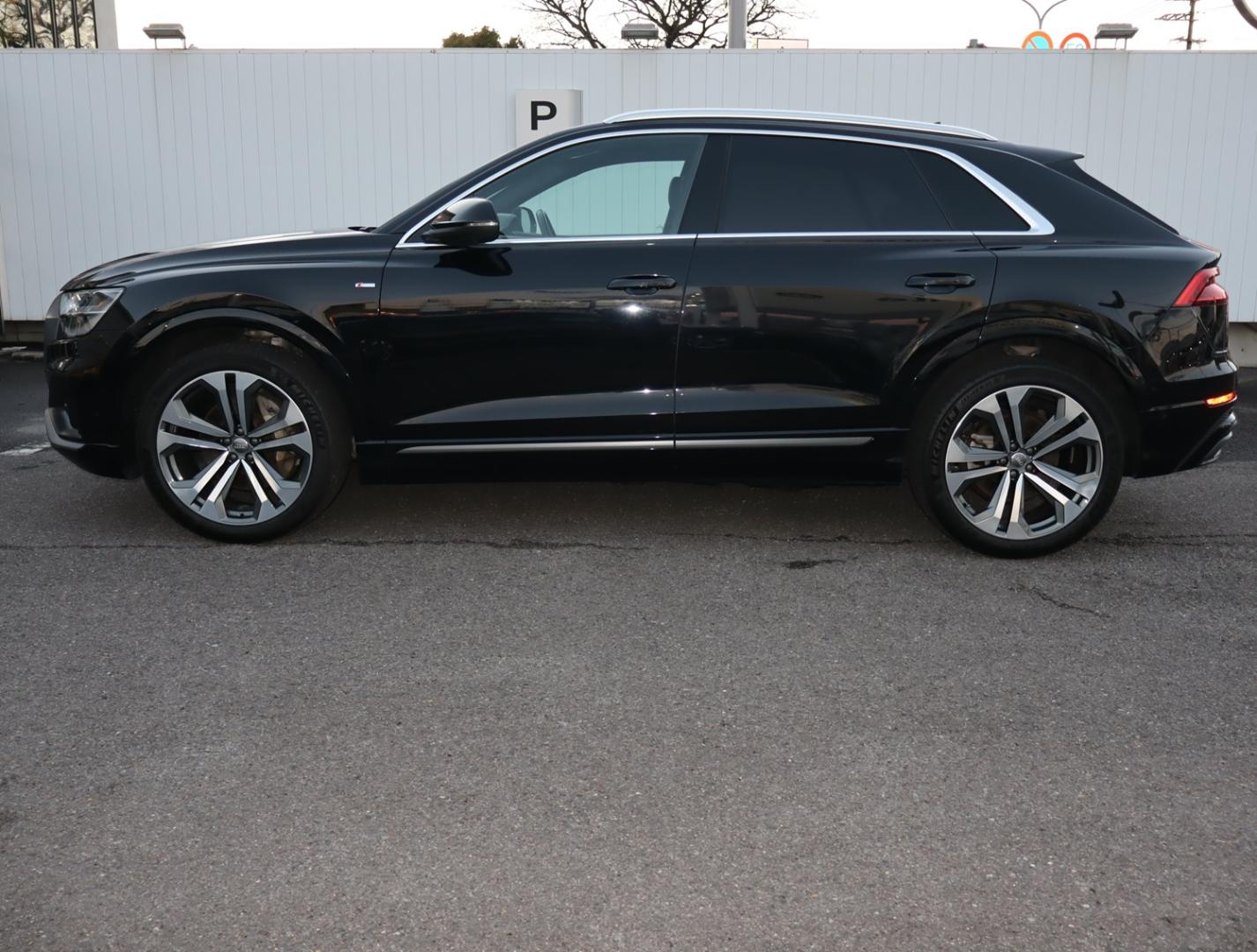 Image about Audi Q8 55 TFSI quattro debut package S line