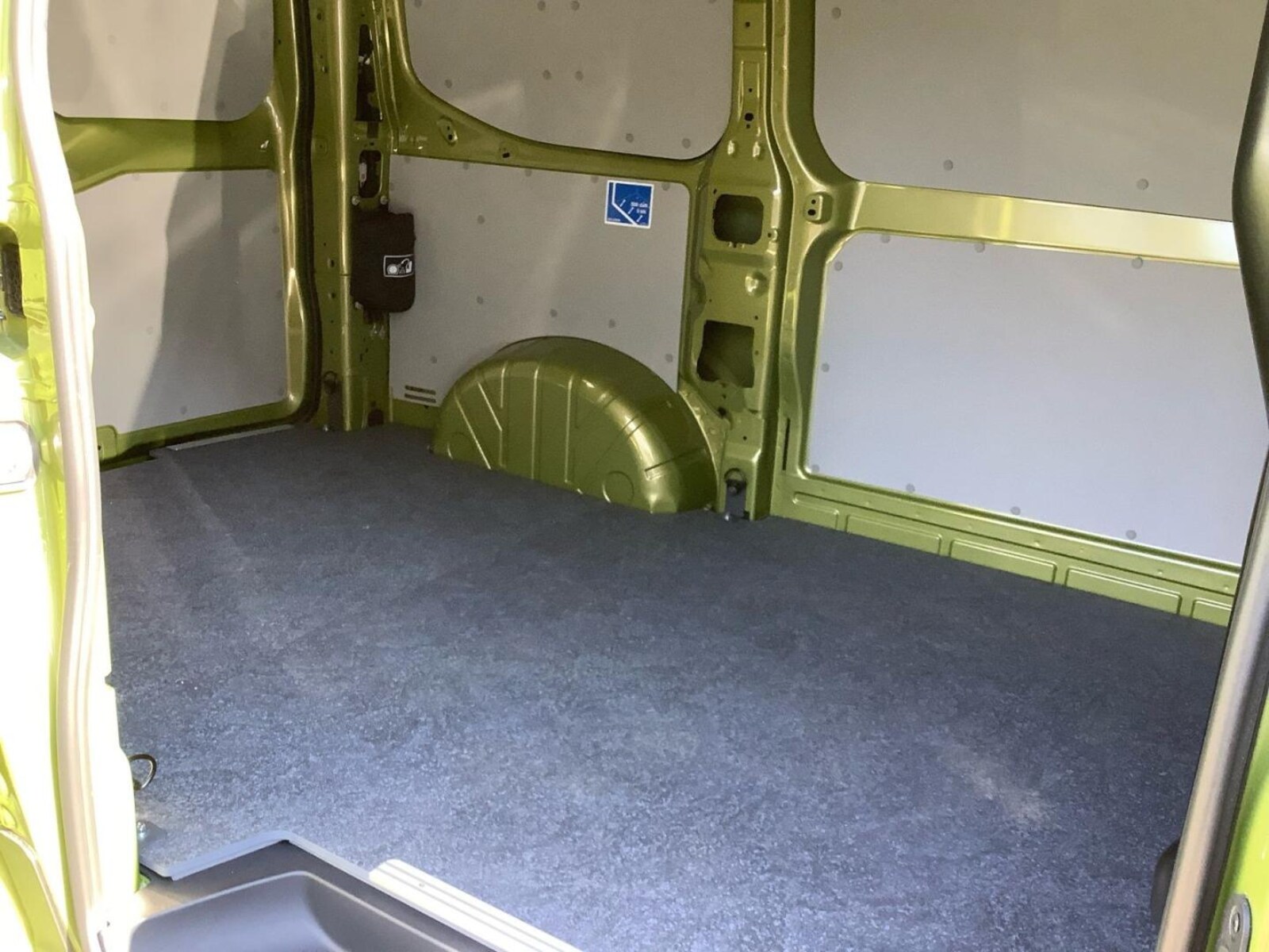 Volkswagen Transporter Kasten kurzer Radstand – Bild 9
