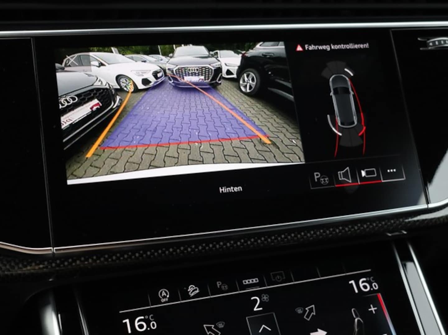 Bild über Audi SQ8 TFSI quattro tiptronic - für weitere Informationen kontaktieren Sie den Audi Partner