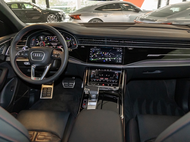 Audi RSQ8