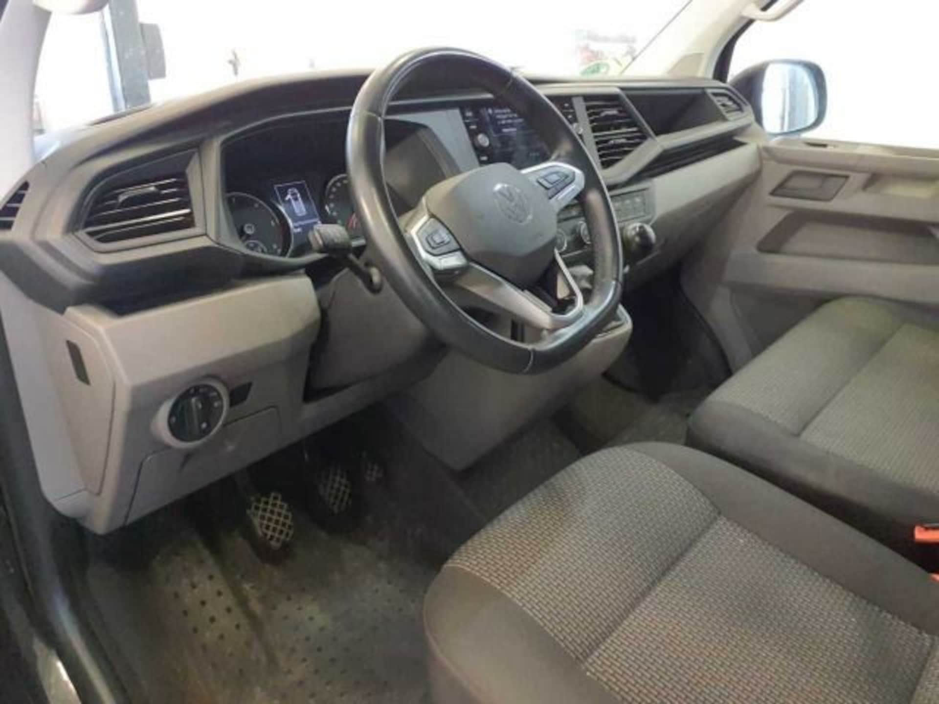 Volkswagen T6.1 Transporter Kombi langer Radstand