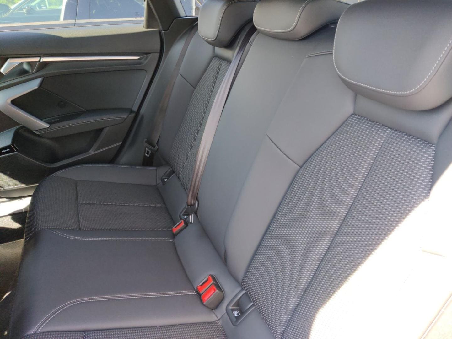 Bild über Audi A3 allstreet 35 TDI S tronic - für weitere Informationen kontaktieren Sie den Audi Partner