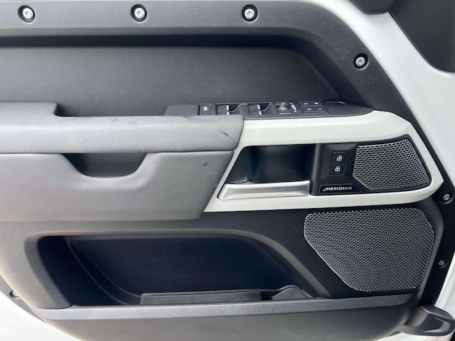 2024 Land Rover Defender S - Photo 29