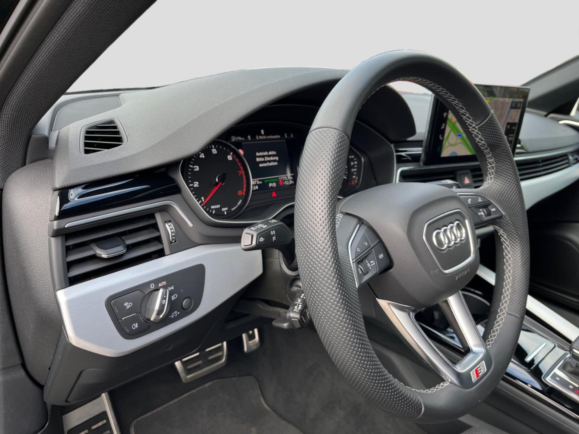 Audi A4 Avant S line