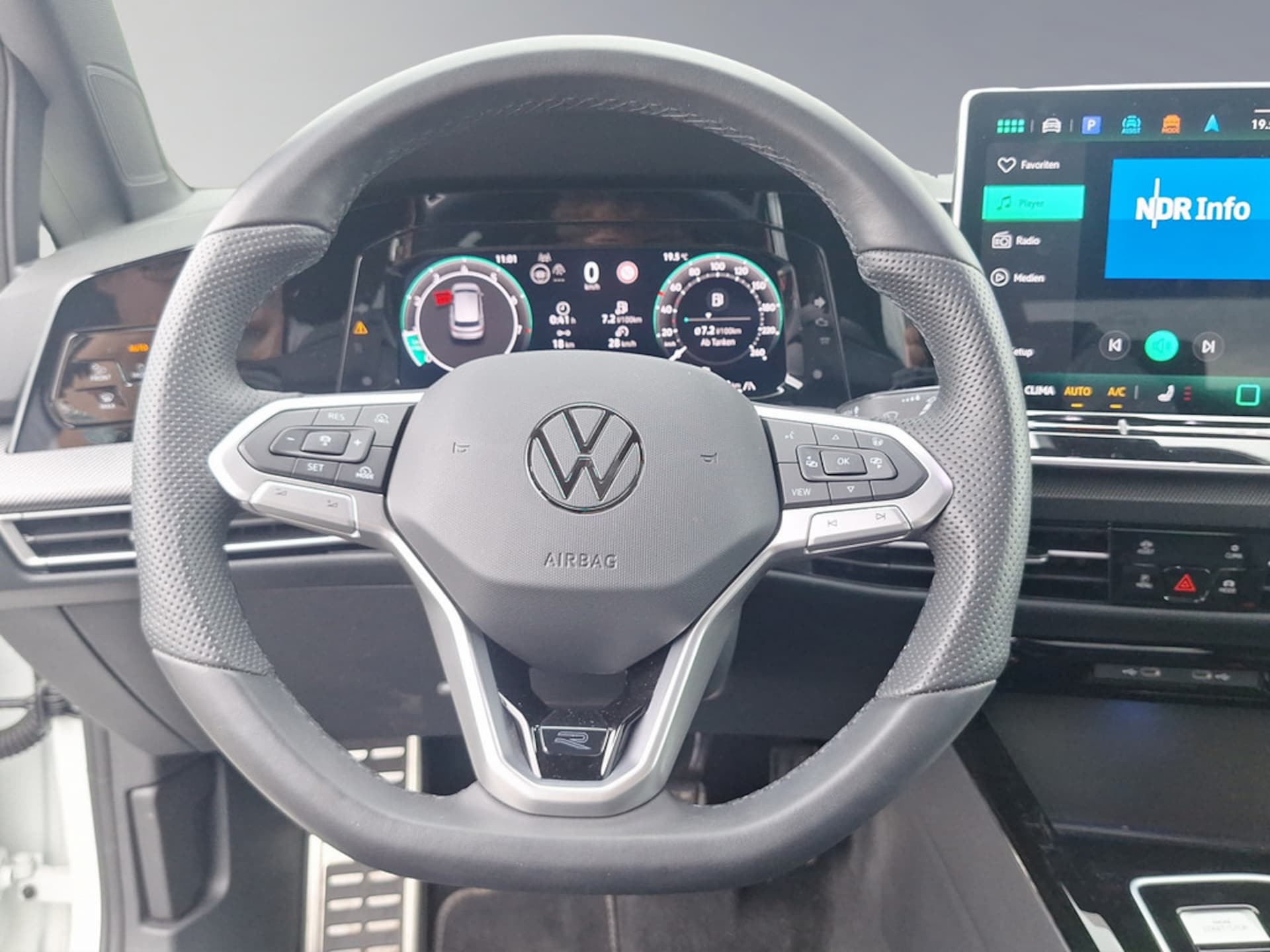 Volkswagen Golf R-Line