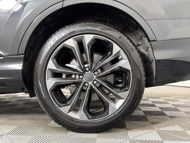 2026 Audi Q7 Premium Plus - Photo 11