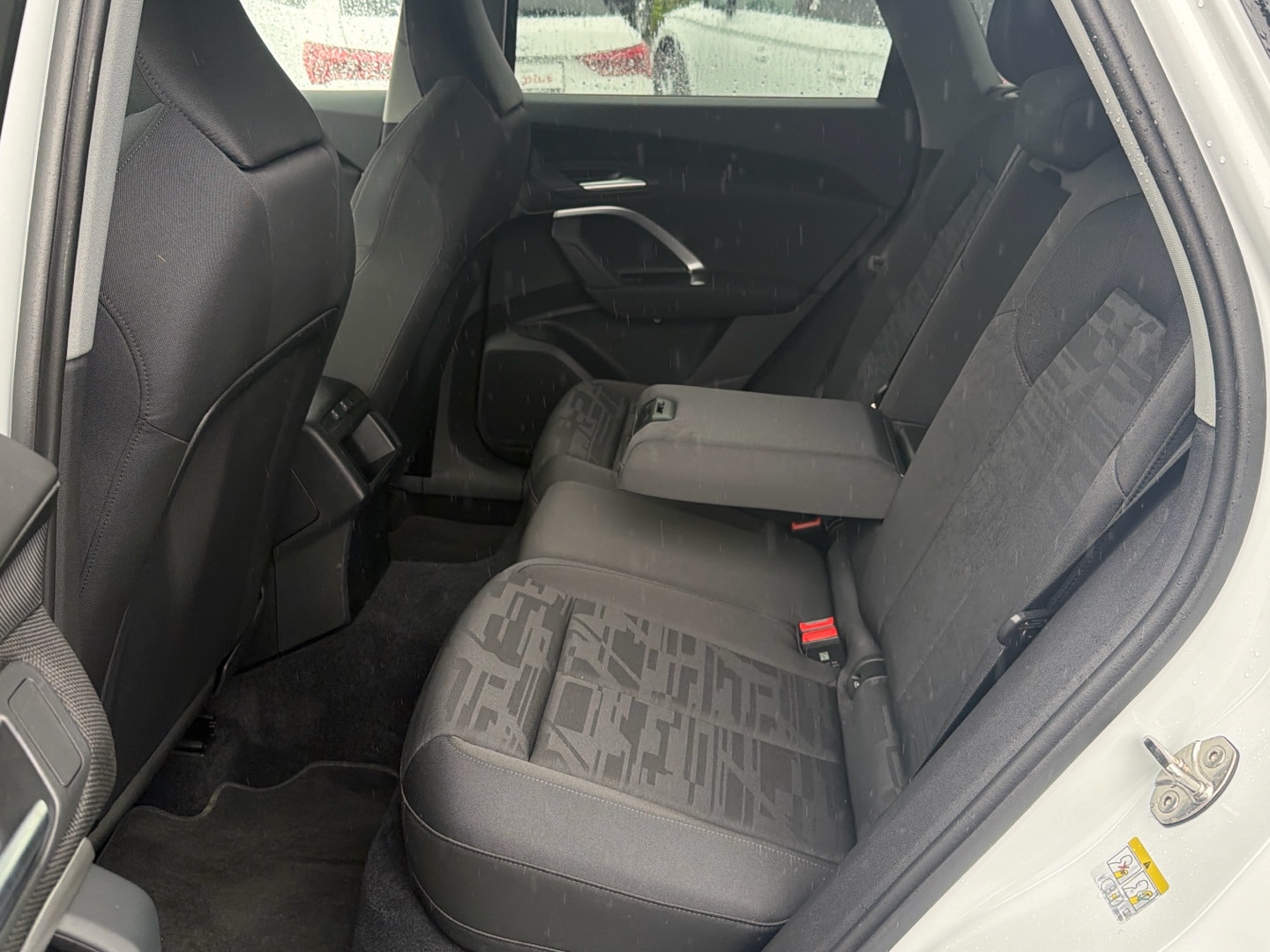 Bild über Audi Q5 SUV TDI quattro 150 kW S tronic - für weitere Informationen kontaktieren Sie den Audi Partner