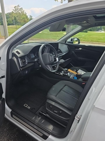 Used 2024 Audi Q5 Premium with VIN WA1ABAFY7R2076411 for sale in Minneapolis, Minnesota