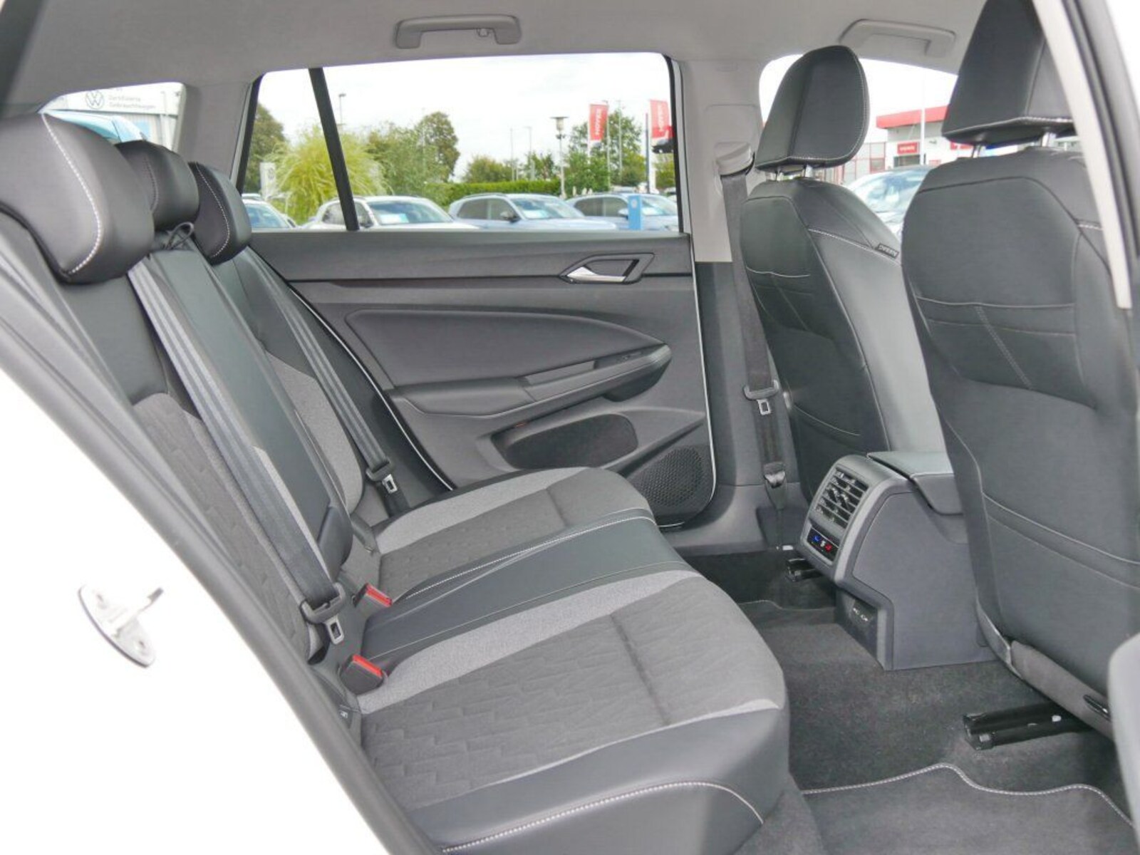 Volkswagen Golf Variant – Bild 6