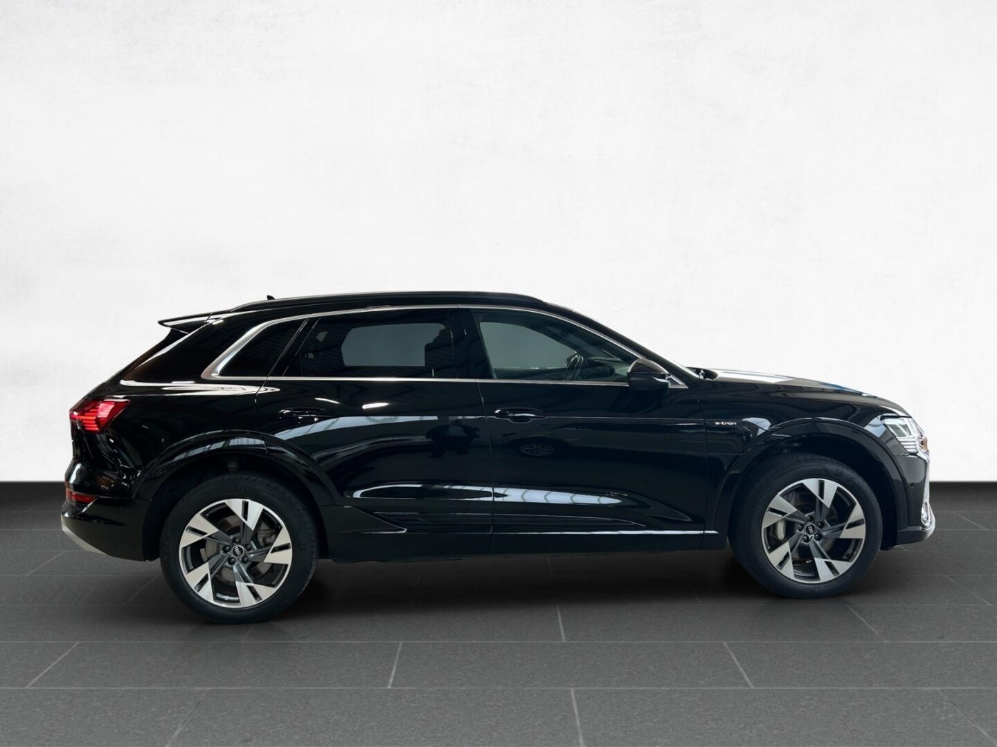 Image about Audi e-tron 55 quattro
