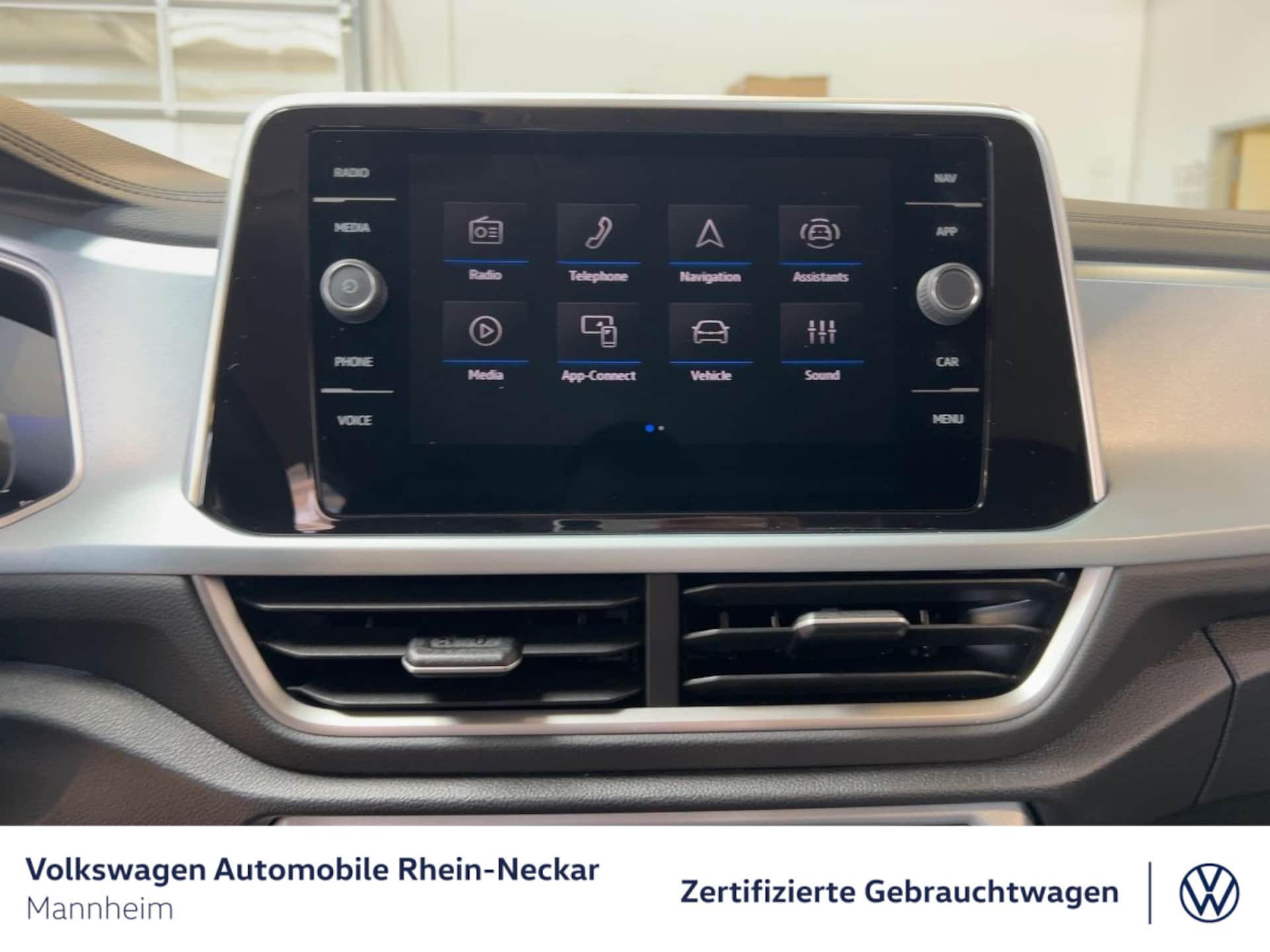 Volkswagen T-Roc Life