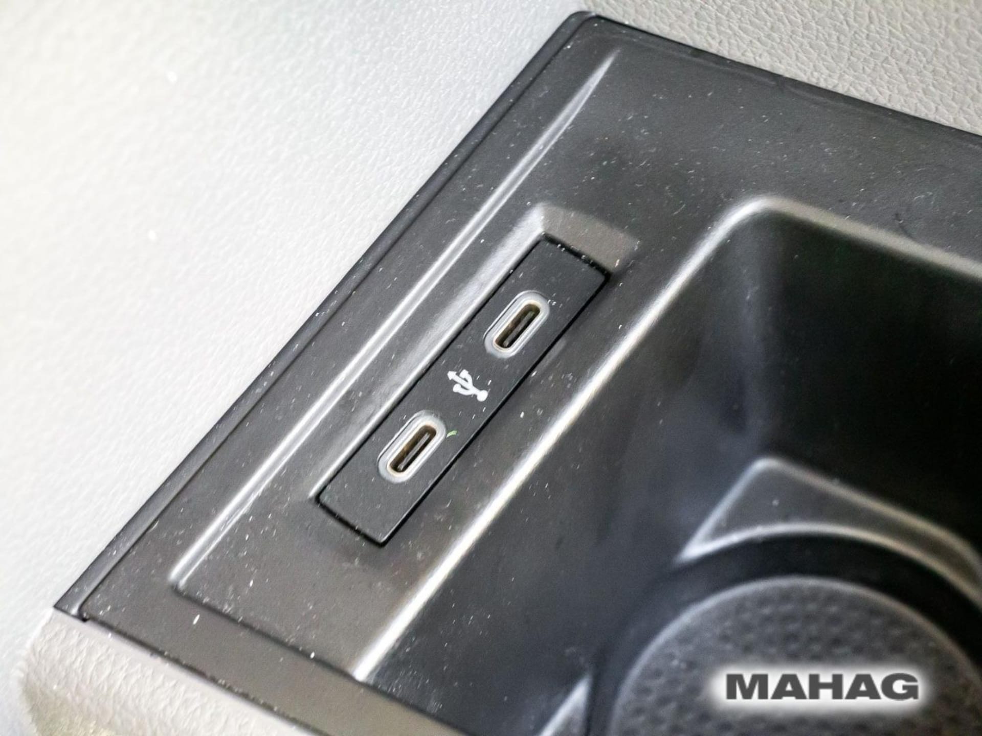 Volkswagen T6.1 Transporter Kombi langer Radstand