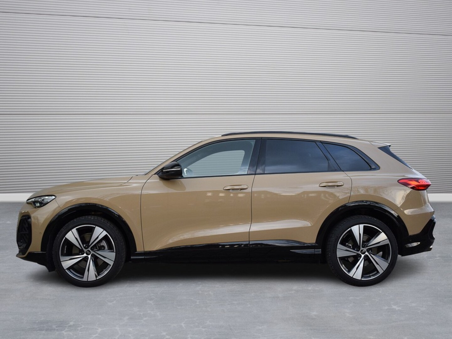 Bild über Audi Q5 SUV TDI quattro 150 kW S tronic - für weitere Informationen kontaktieren Sie den Audi Partner