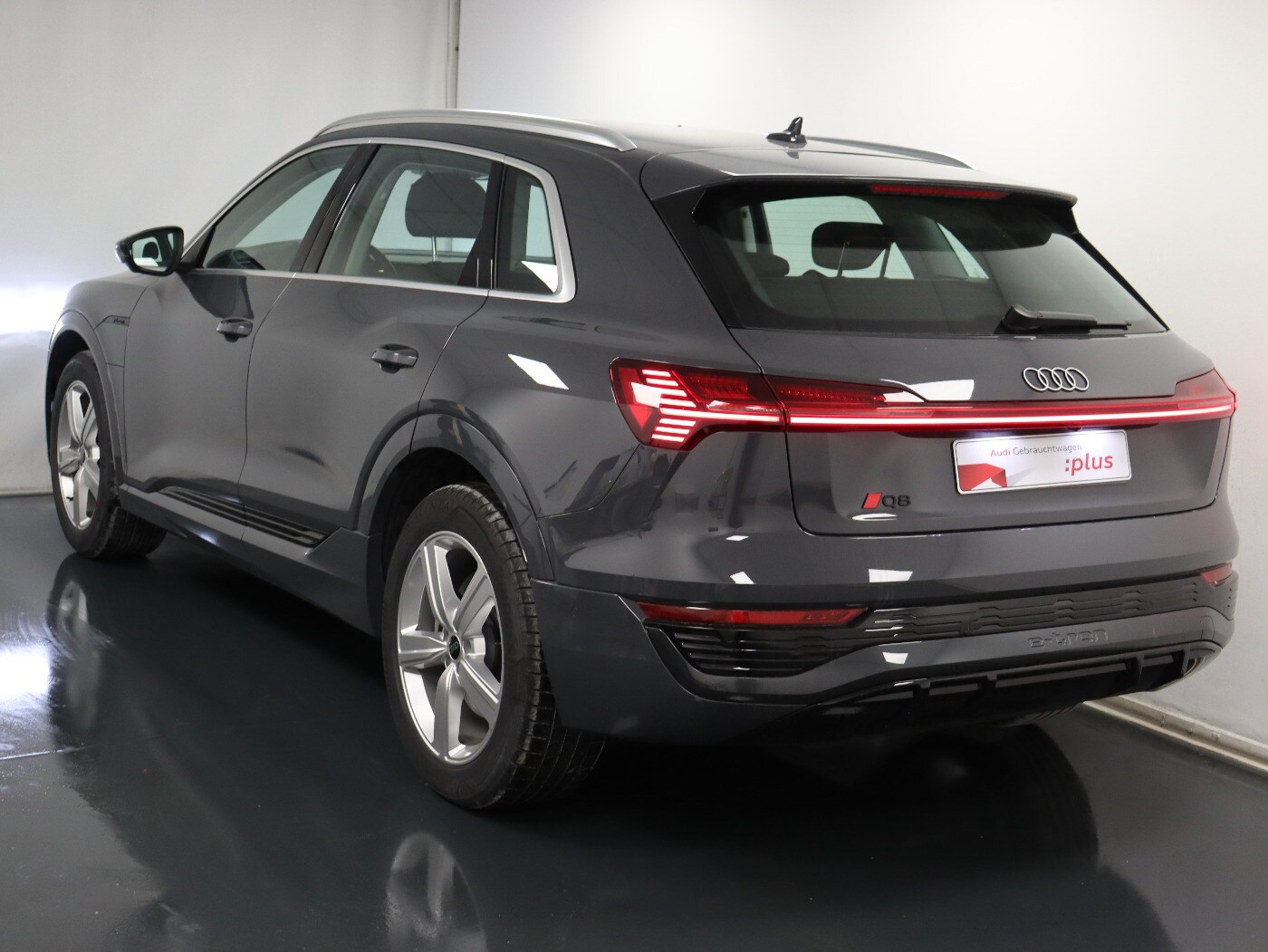 Image about Audi Q8 e-tron S line 50 e-tron quattro
