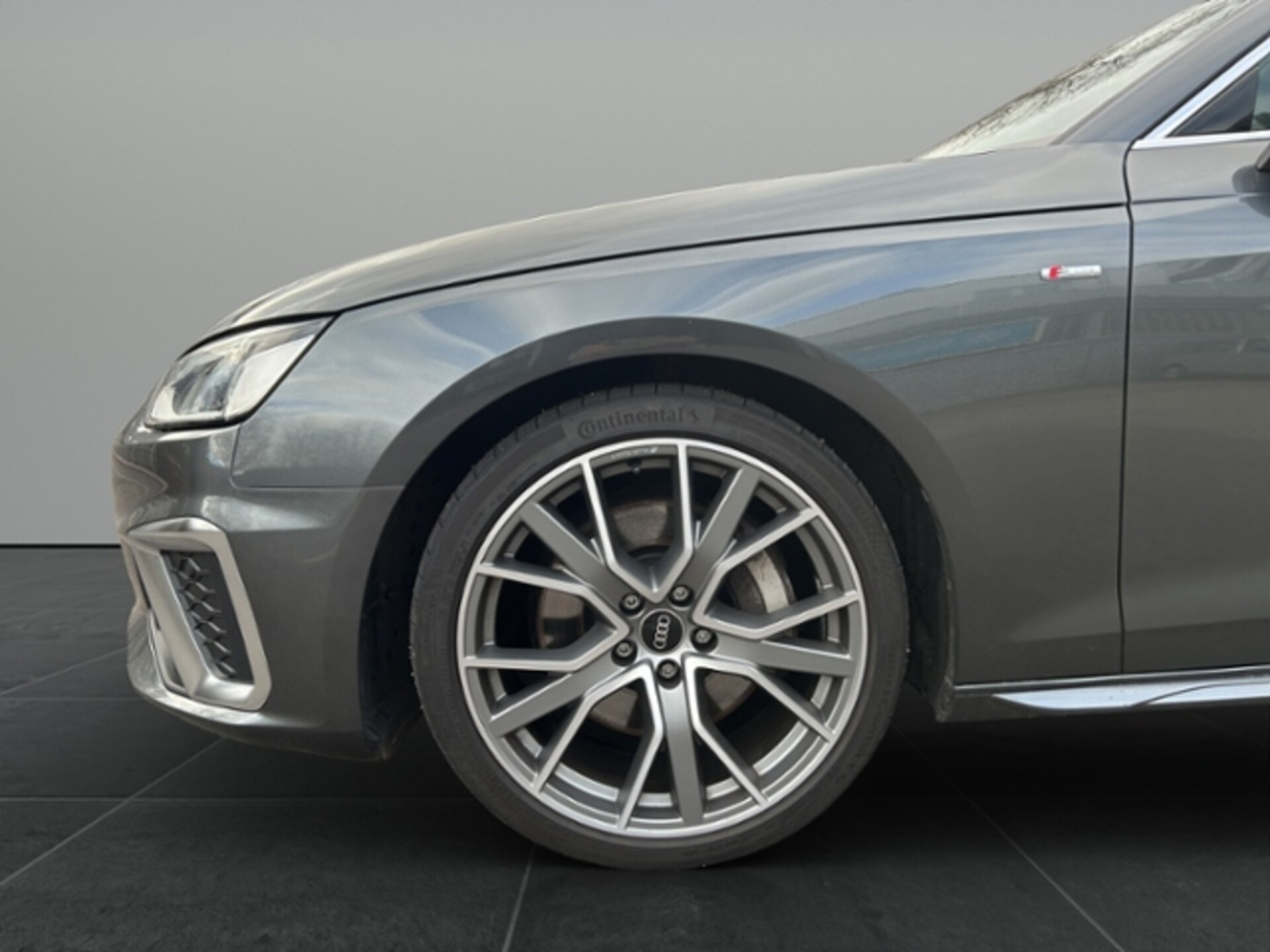 Audi A4 Avant S line