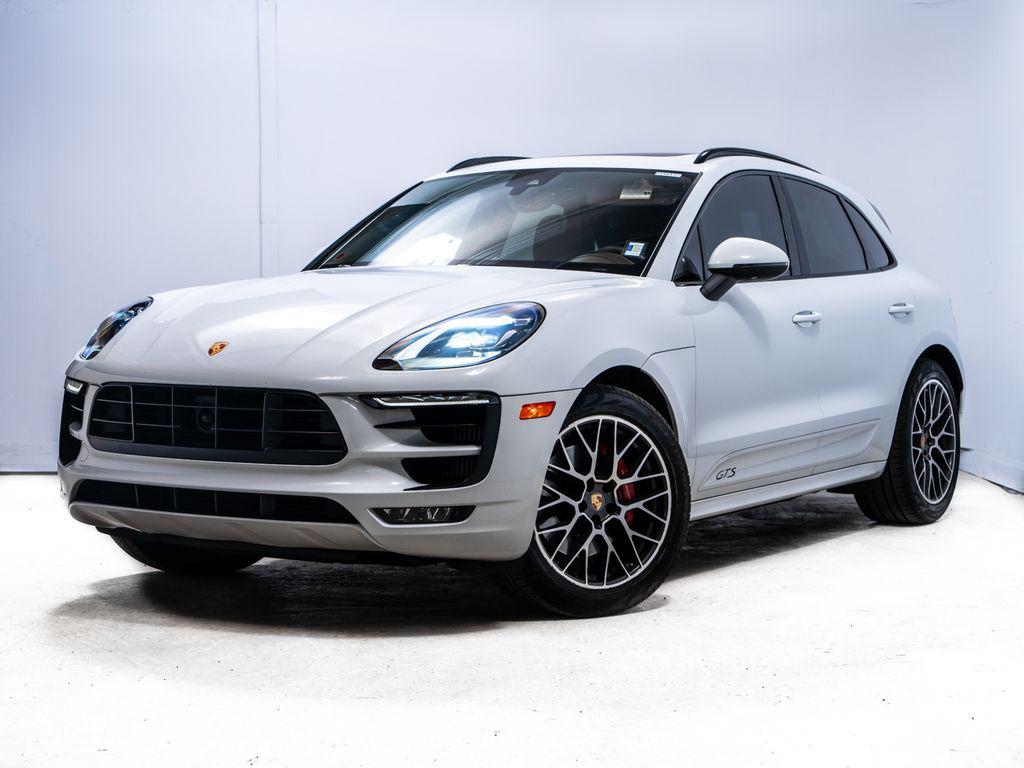 2017 Porsche Macan GTS's photo