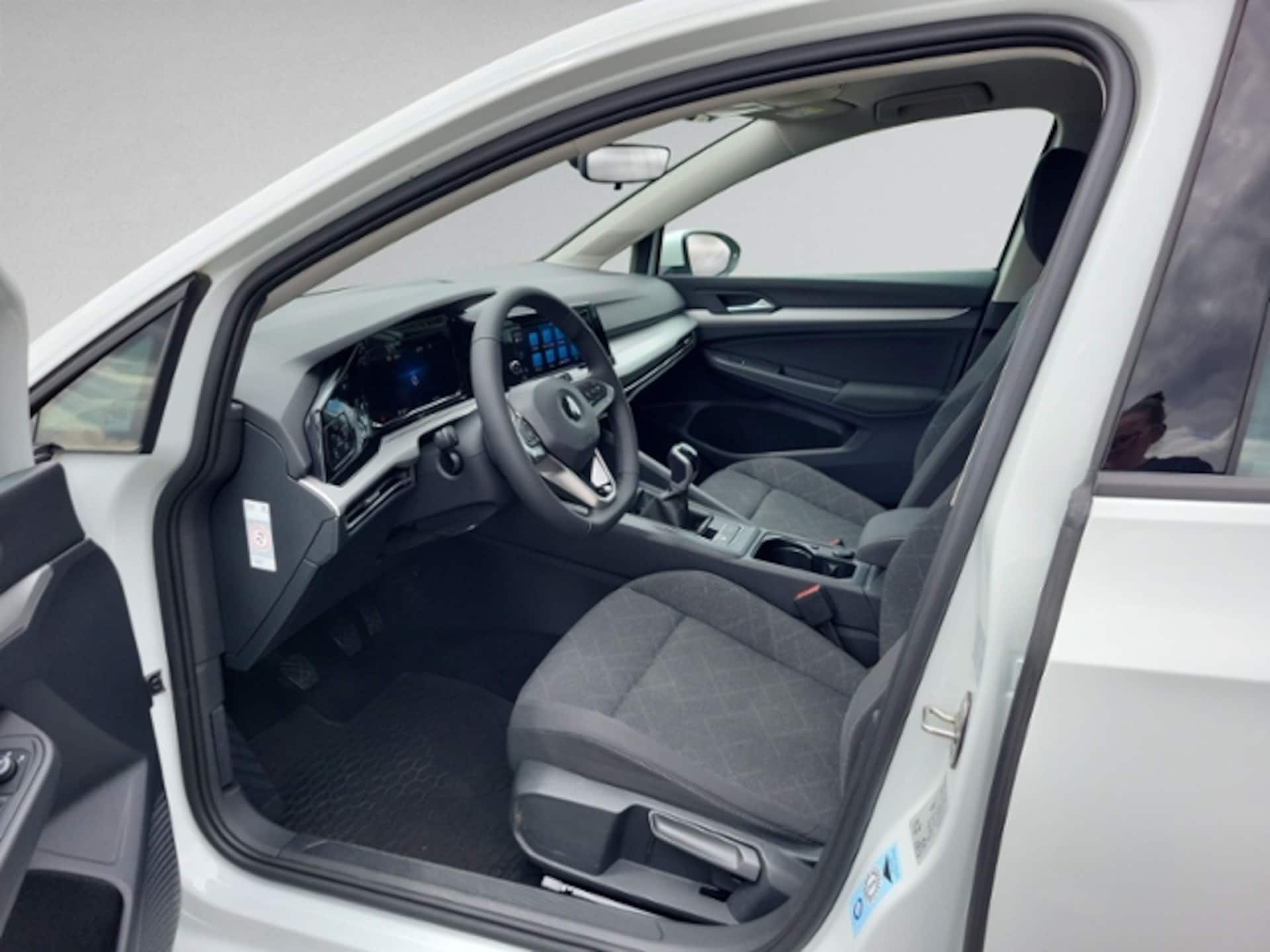 Volkswagen Golf Variant Life