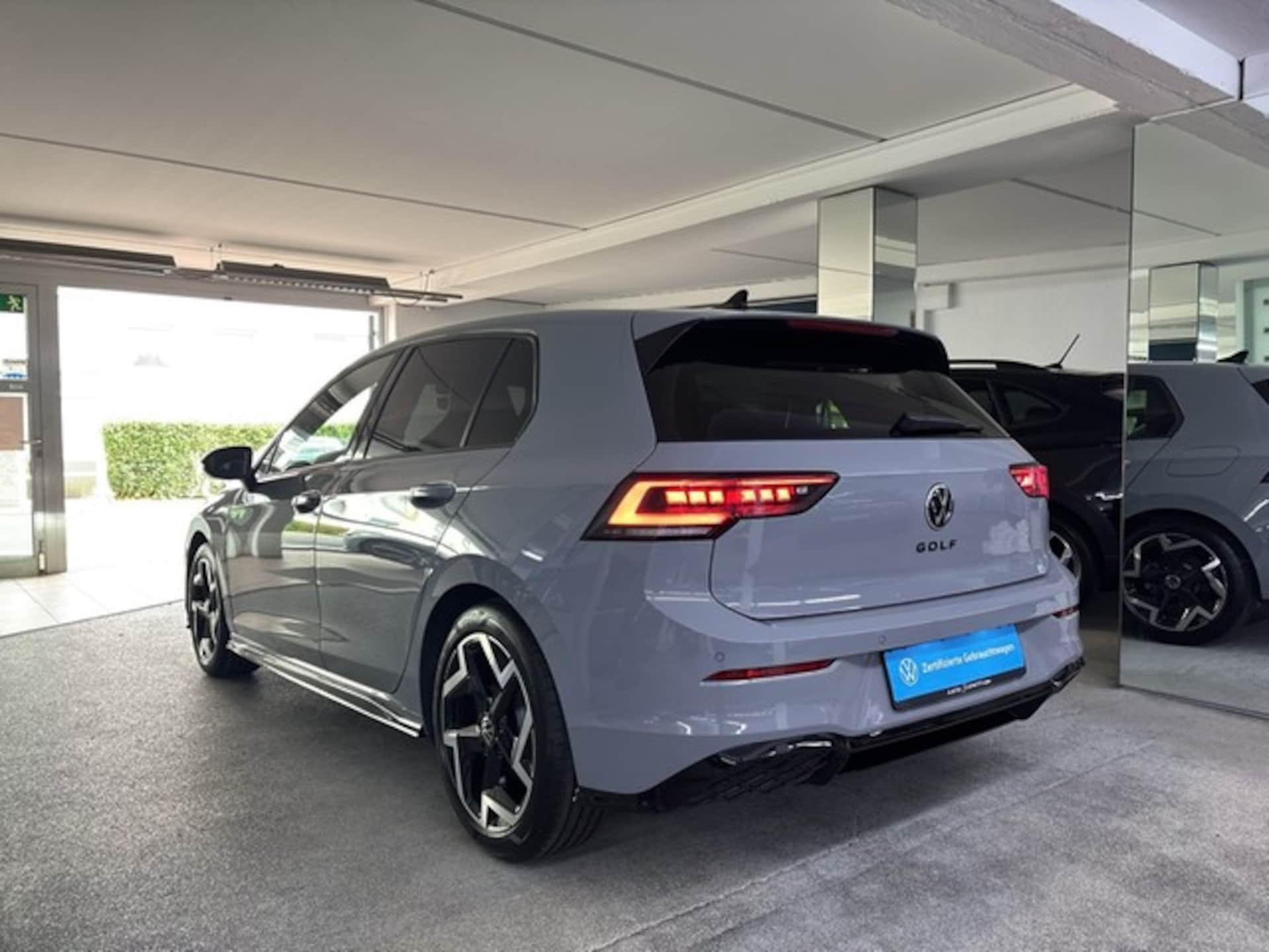 Volkswagen Golf R-Line