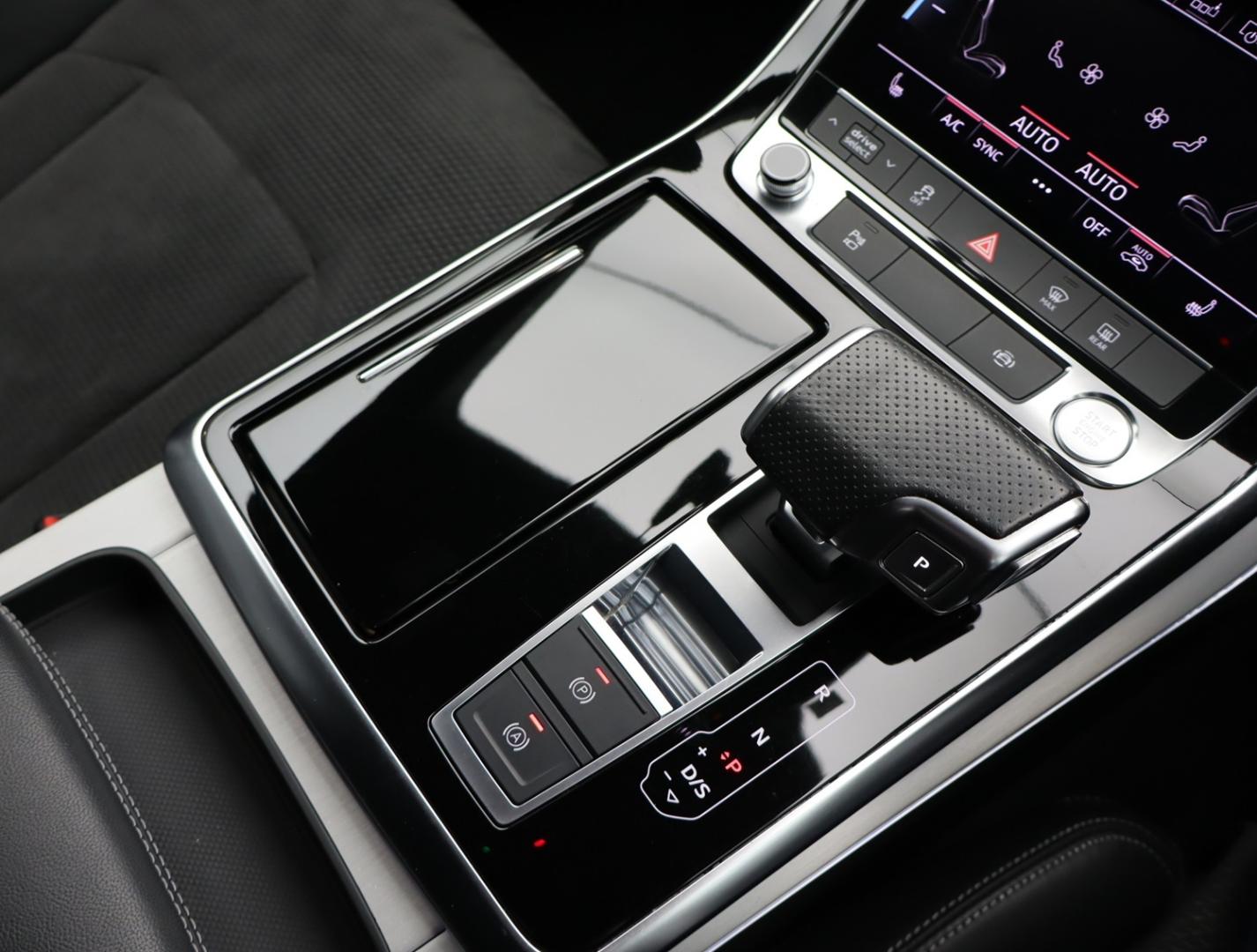 Image about Audi Q8 55 TFSI quattro debut package S line