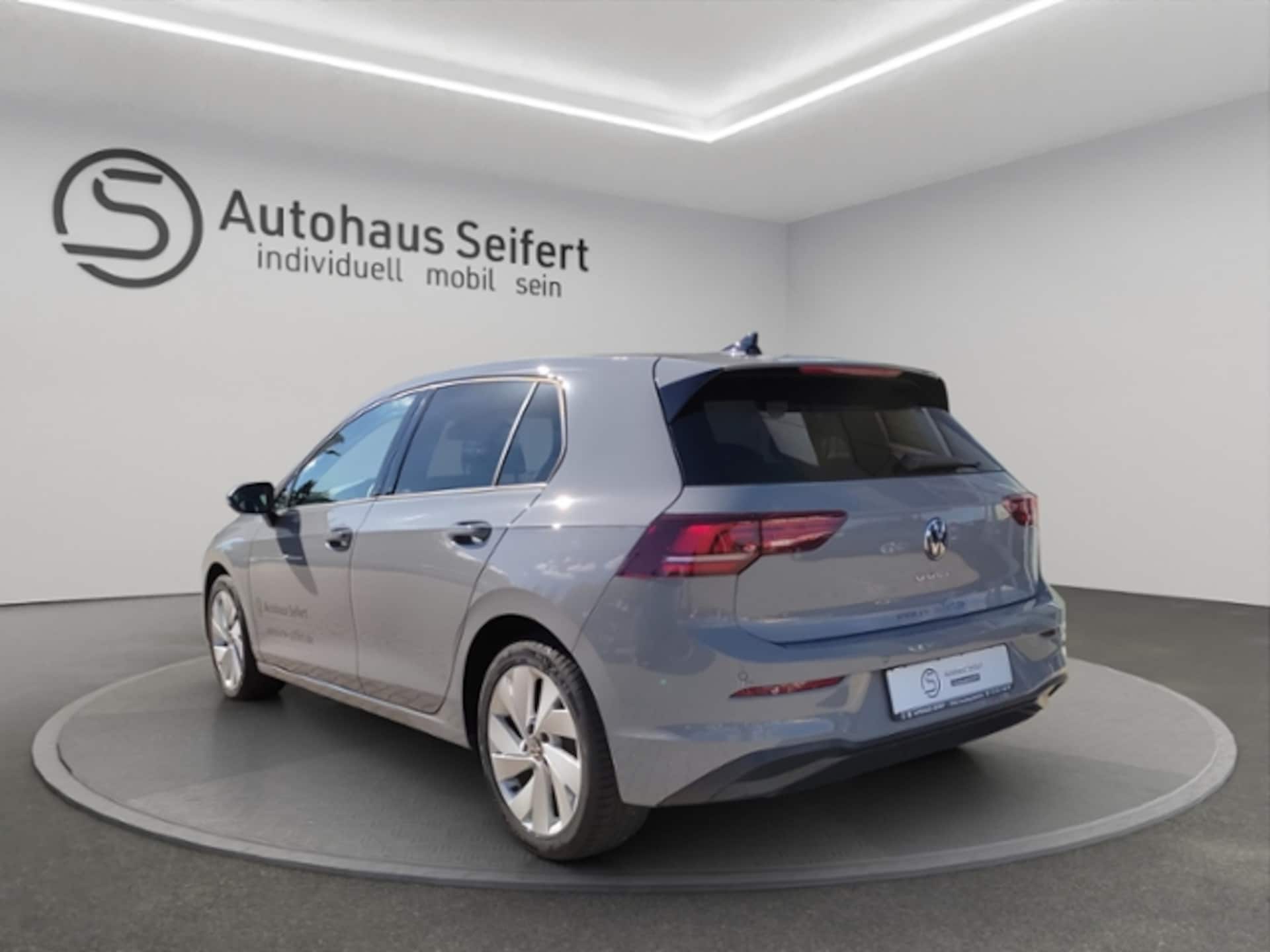Volkswagen Golf Life