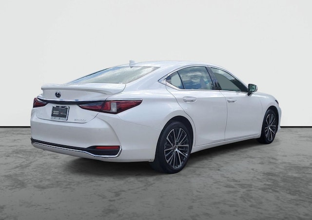 2025 Lexus ES 300h
