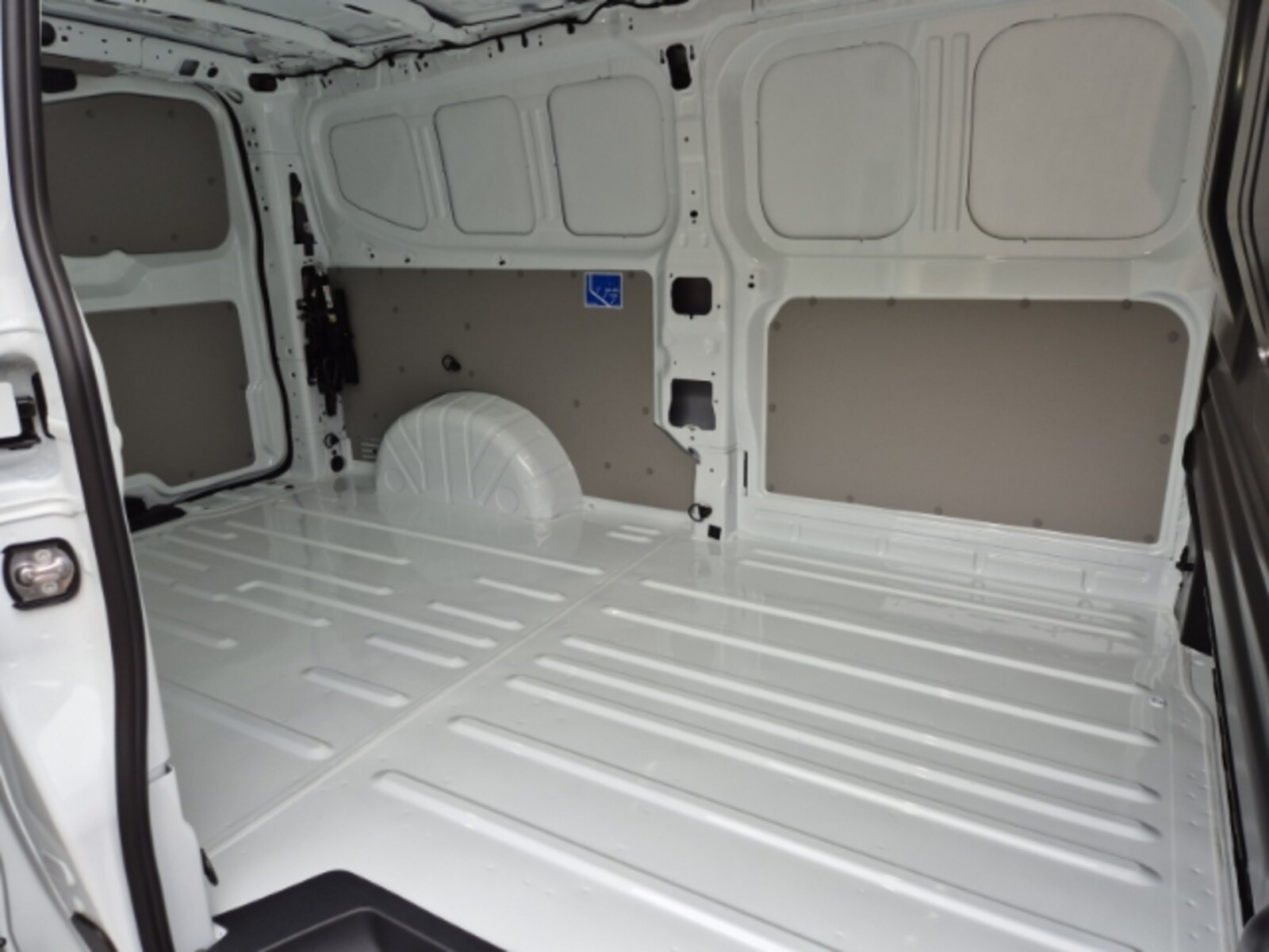 Volkswagen Transporter Kasten langer Radstand – Bild 12