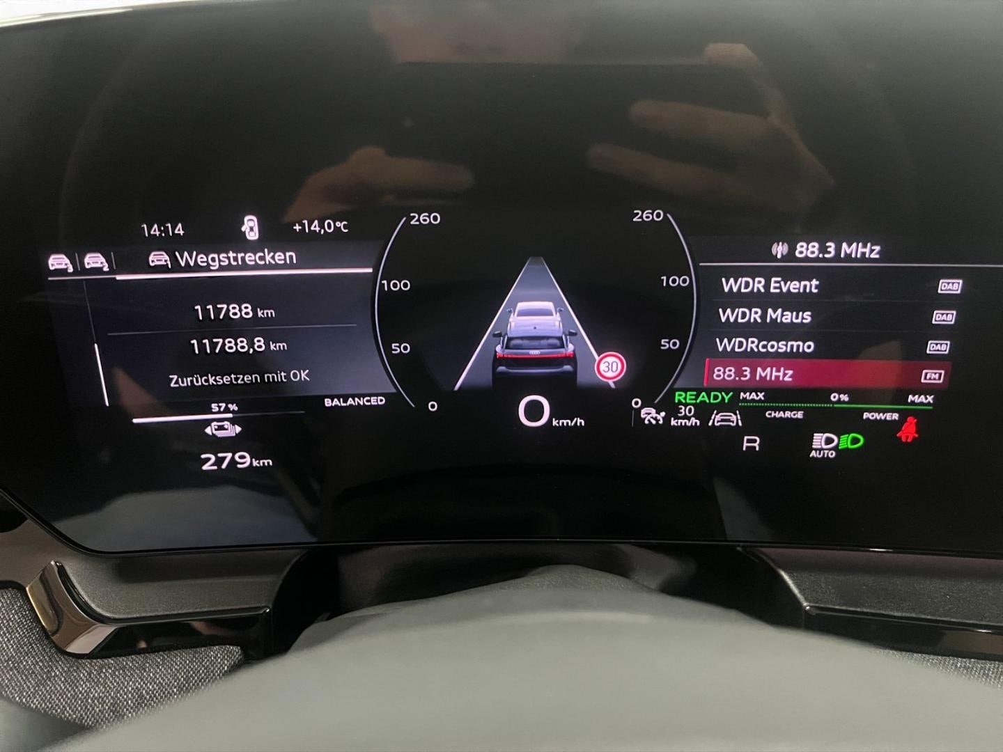 Bild über Audi Q6 SUV e-tron e-tron performance - für weitere Informationen kontaktieren Sie den Audi Partner